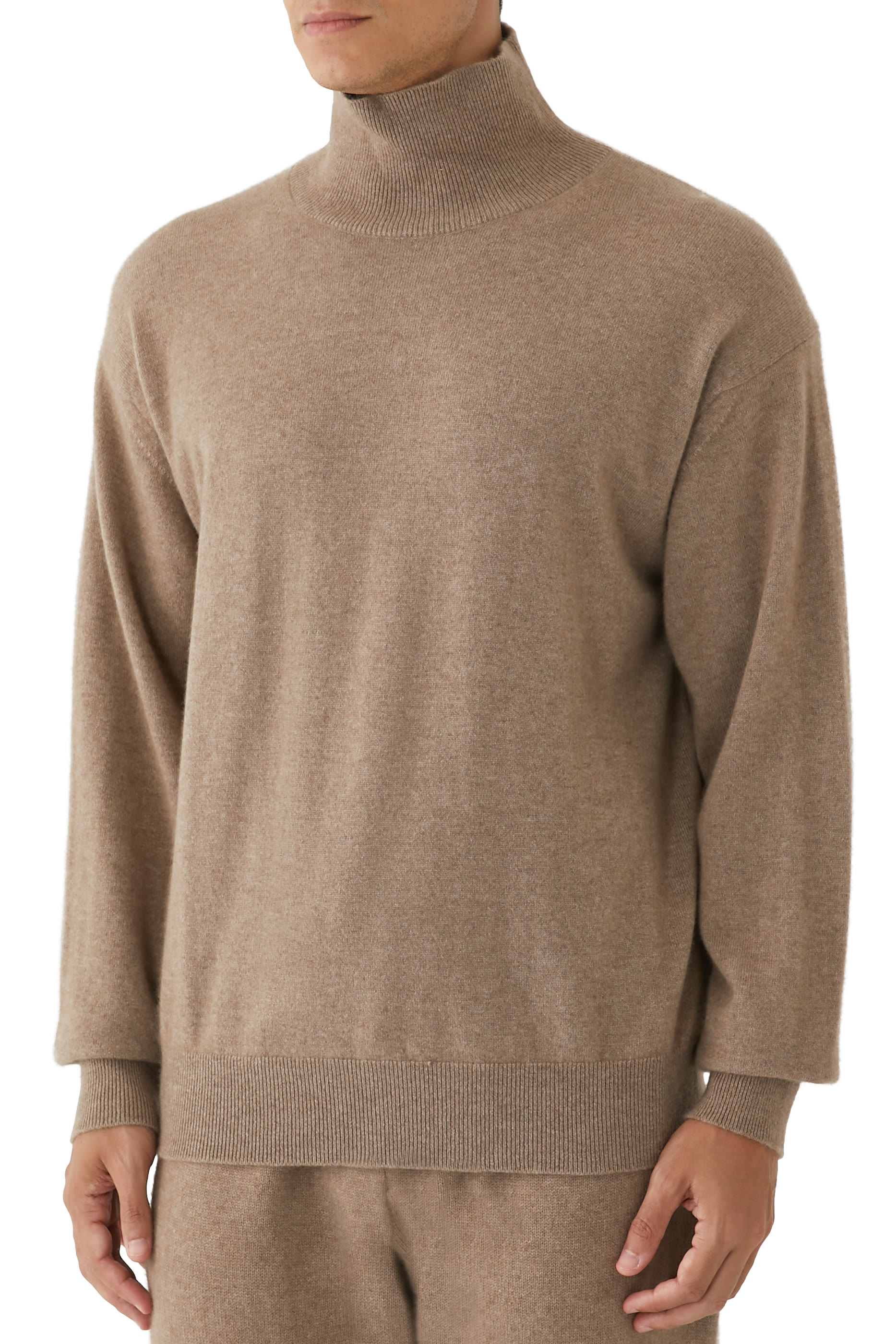 كنزة بياقة عالية نسيج كشمير من صوف صغار الماعز