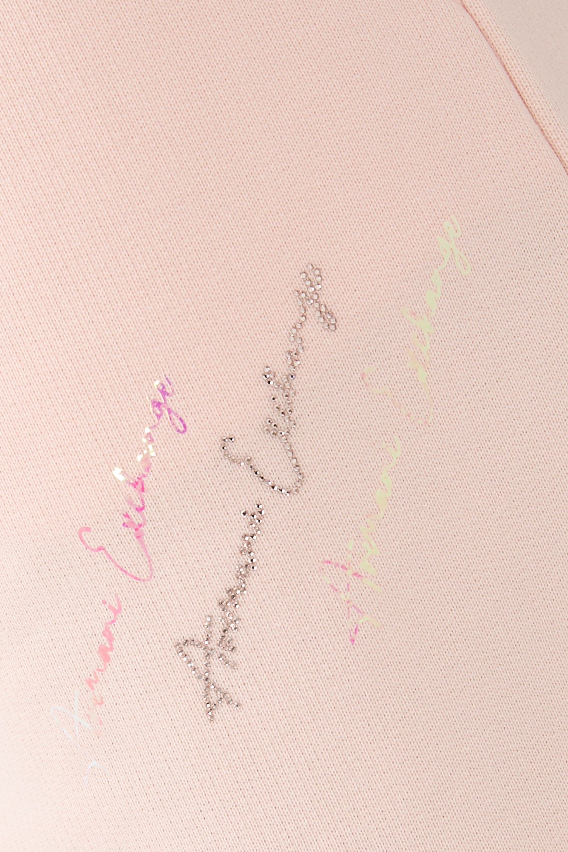 شورت بشعار الماركة