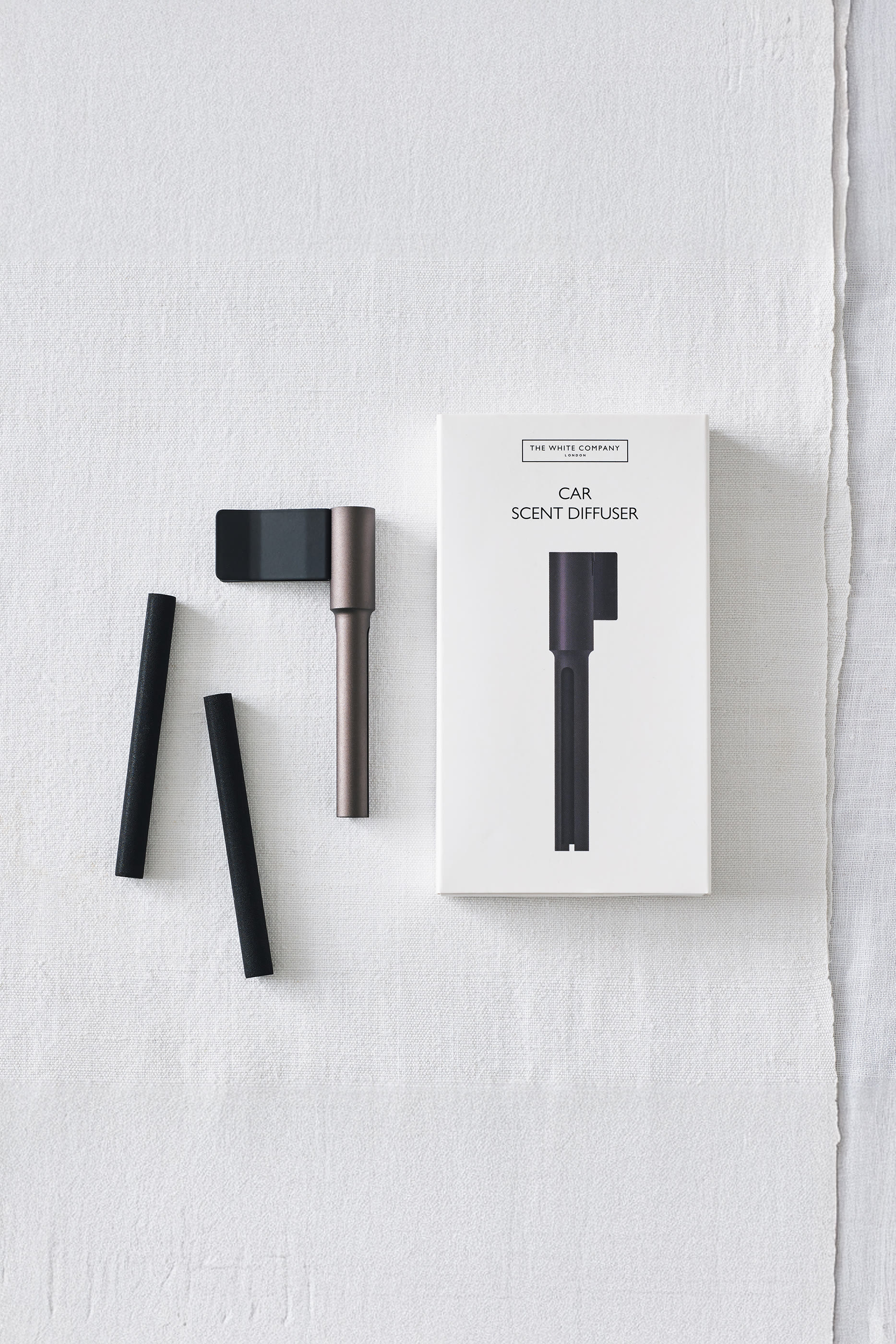 موزع عطر للسيارة