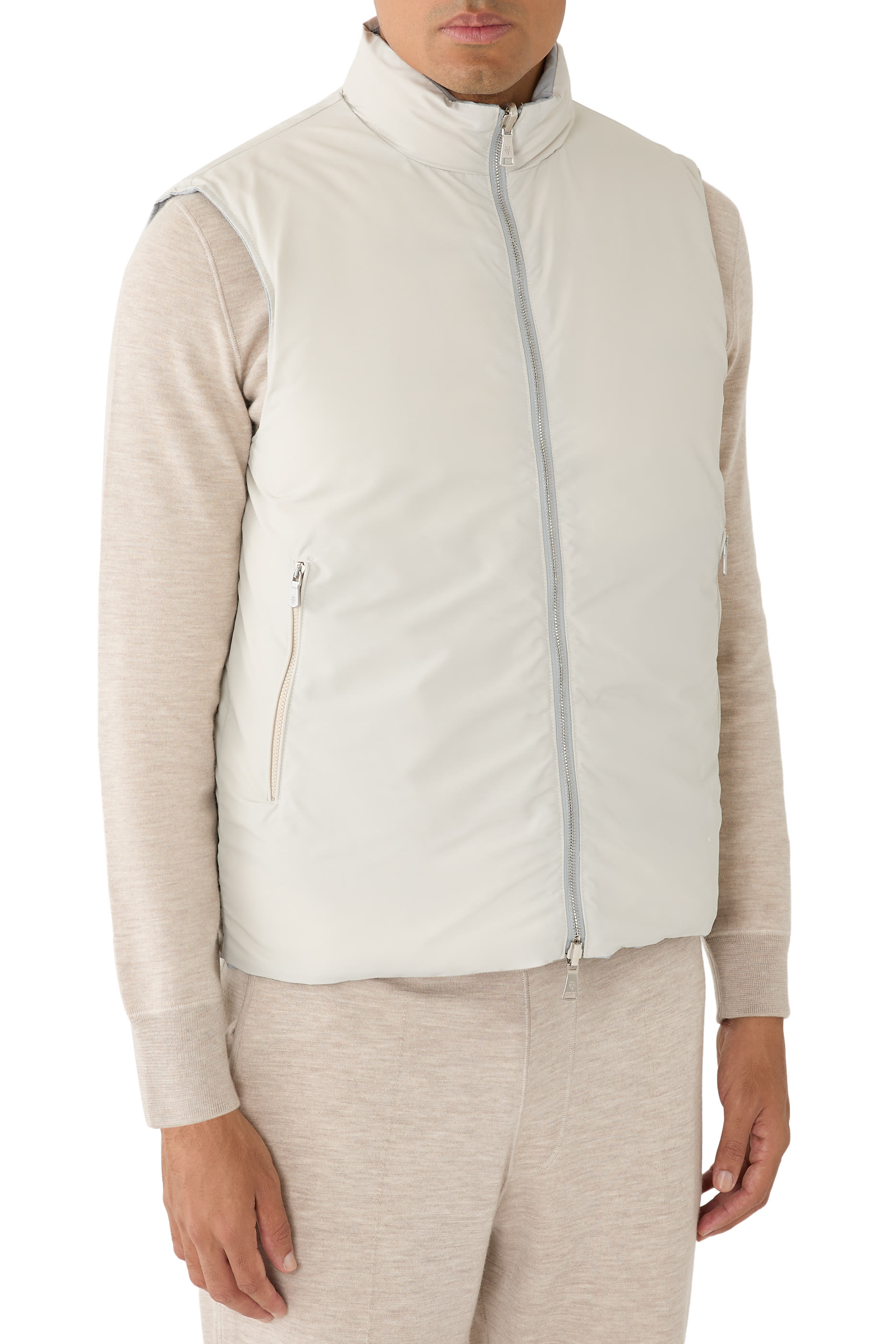 فيست بياقة عالية وتصميم بوجهين