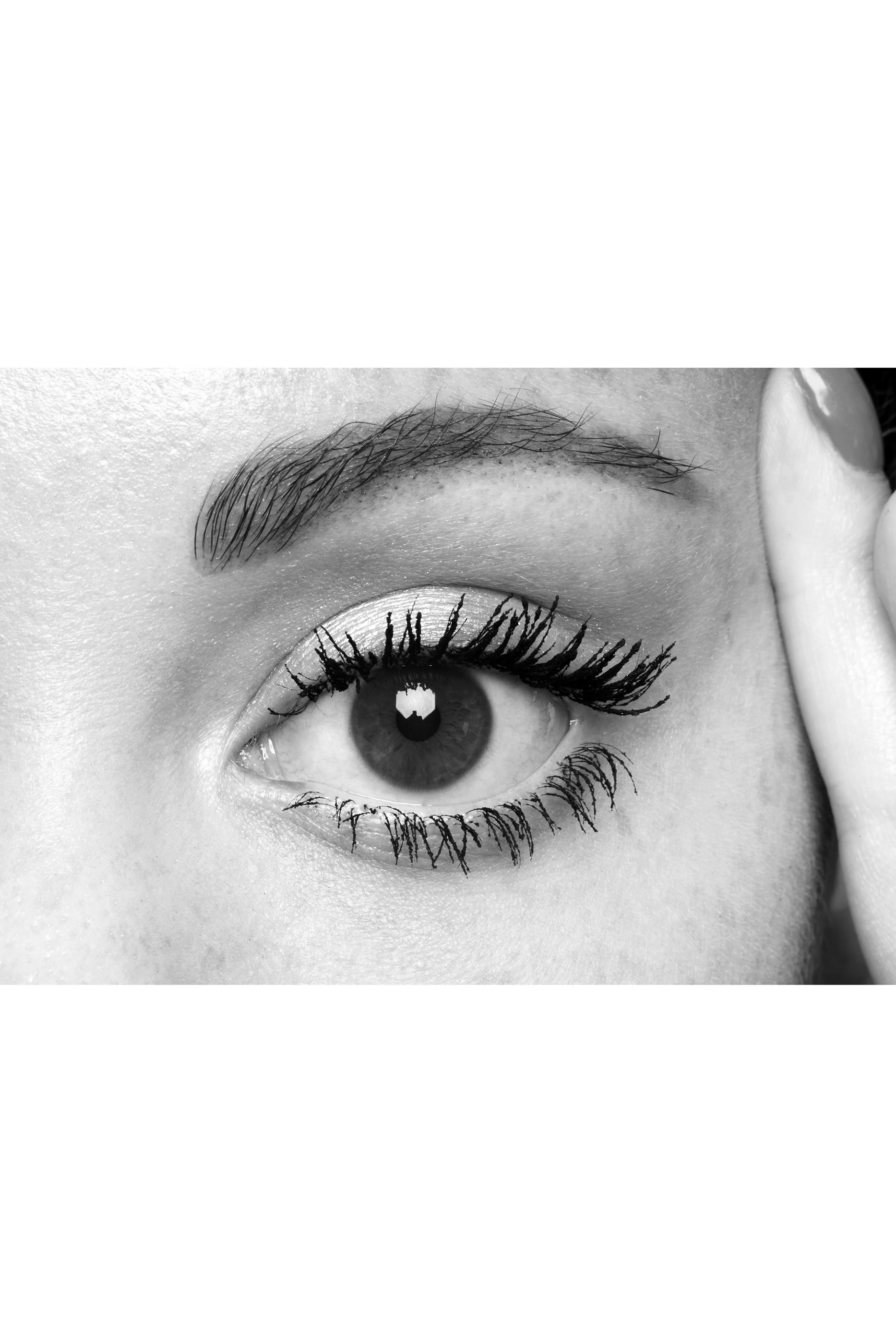 ماسكارا ماغنوم اكس اكس اكس