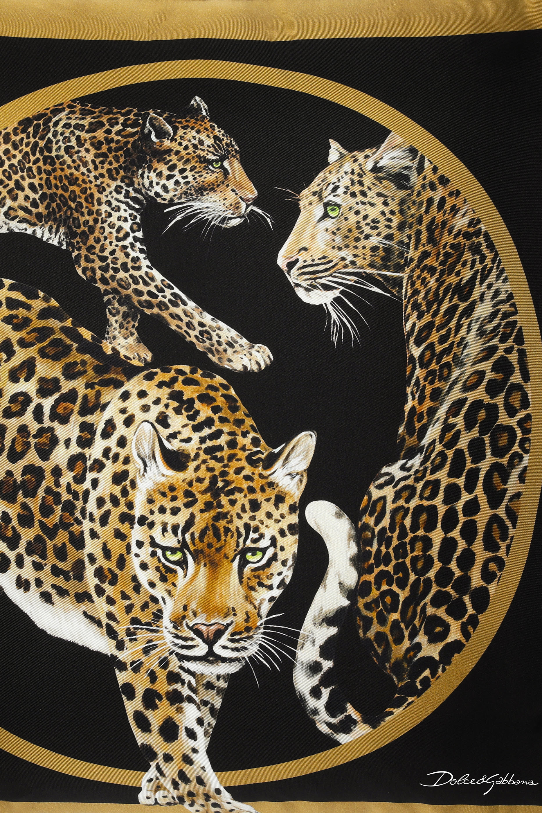 وسادة متوسطة بنقشة 3 فهود حرير تويل