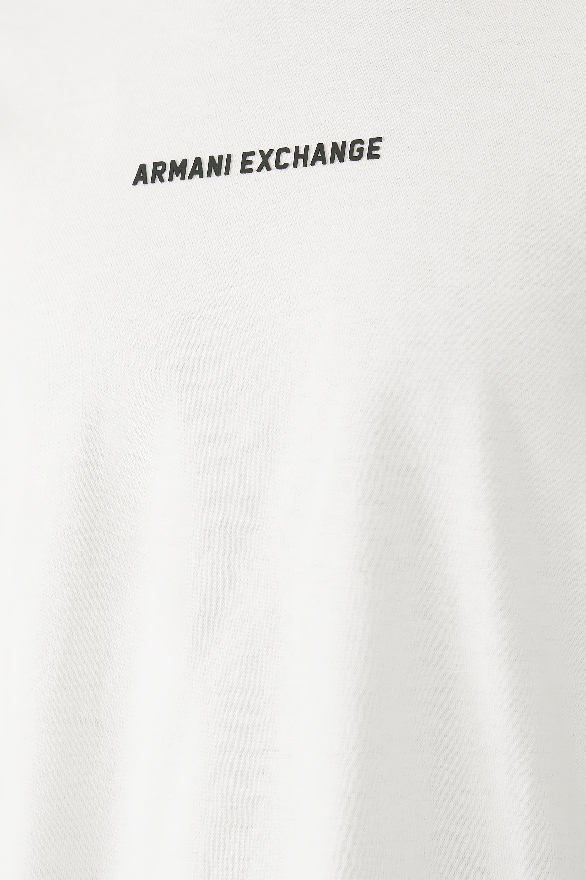 تيشيرت بطبعة شعار الماركة في الخلف والأمام