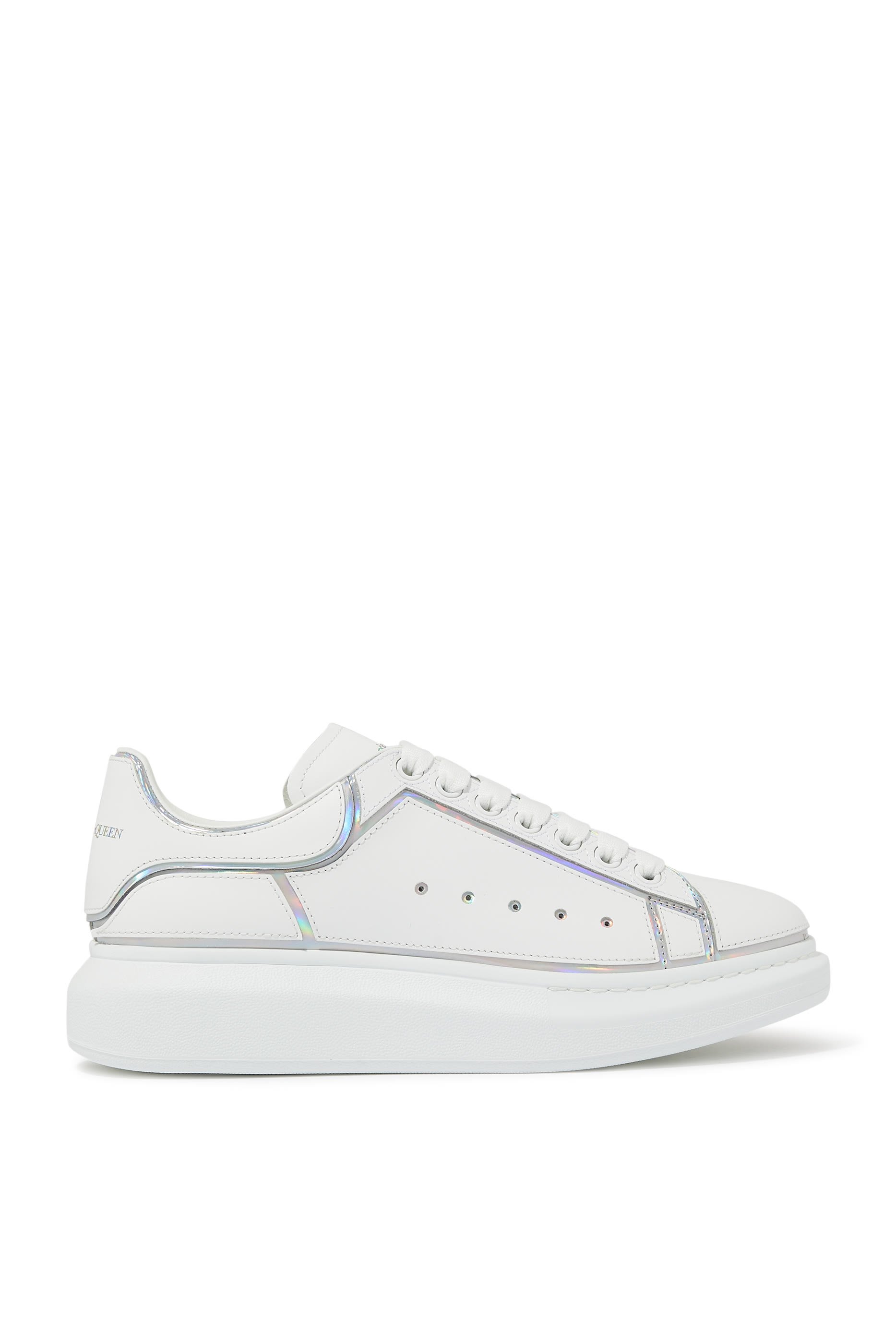 سنيكرز بنعل سميك