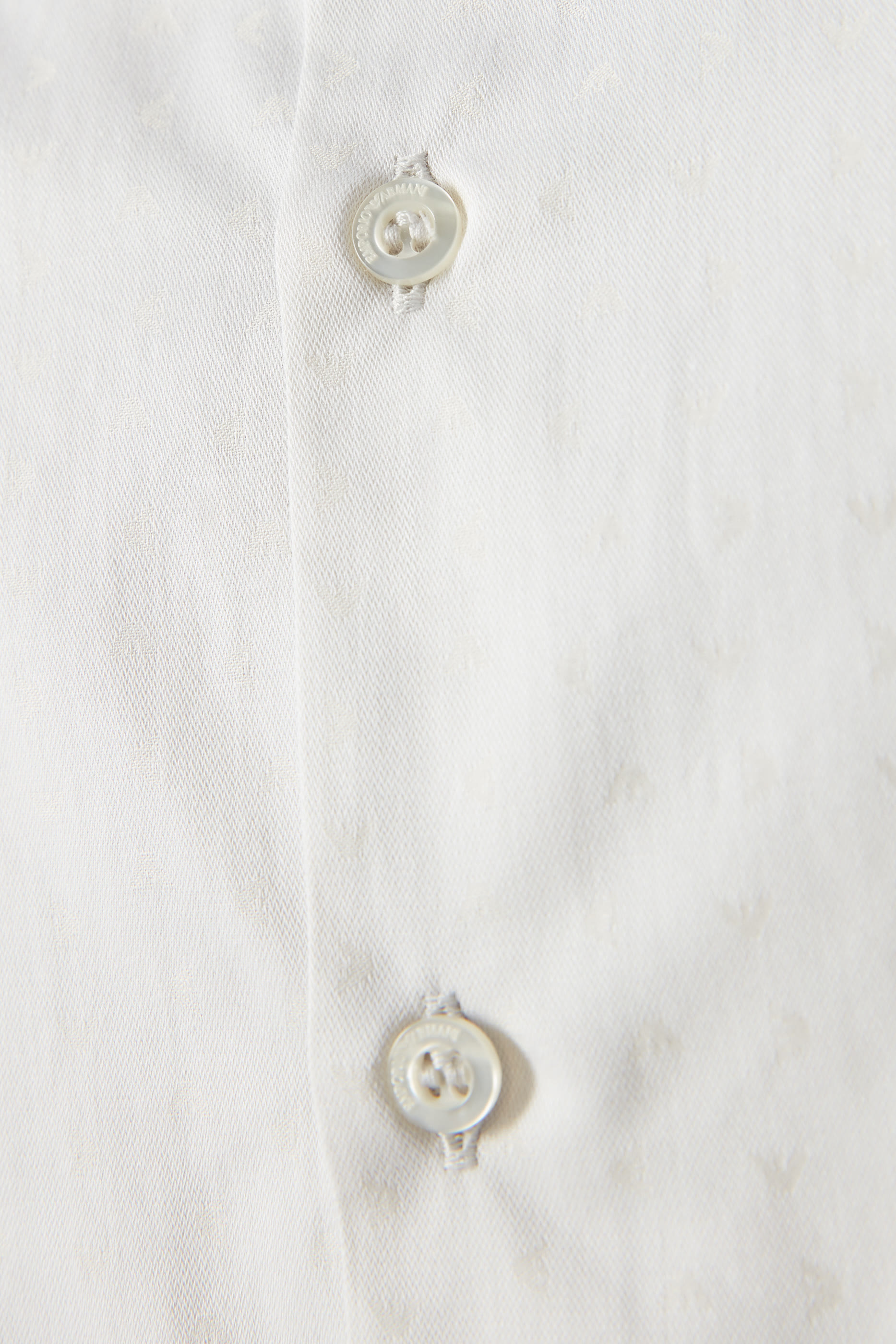 قميص بشعار الماركة للأطفال