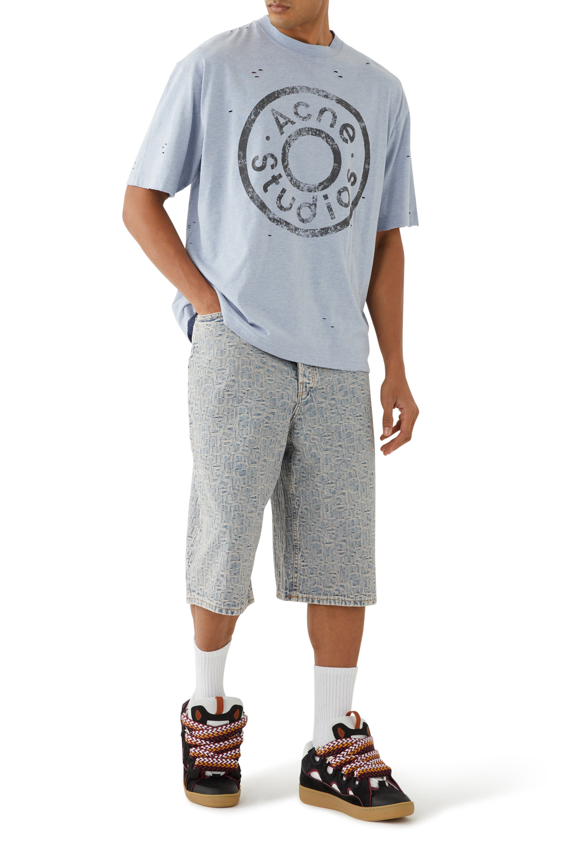 شورت دنيم بحروف الماركة