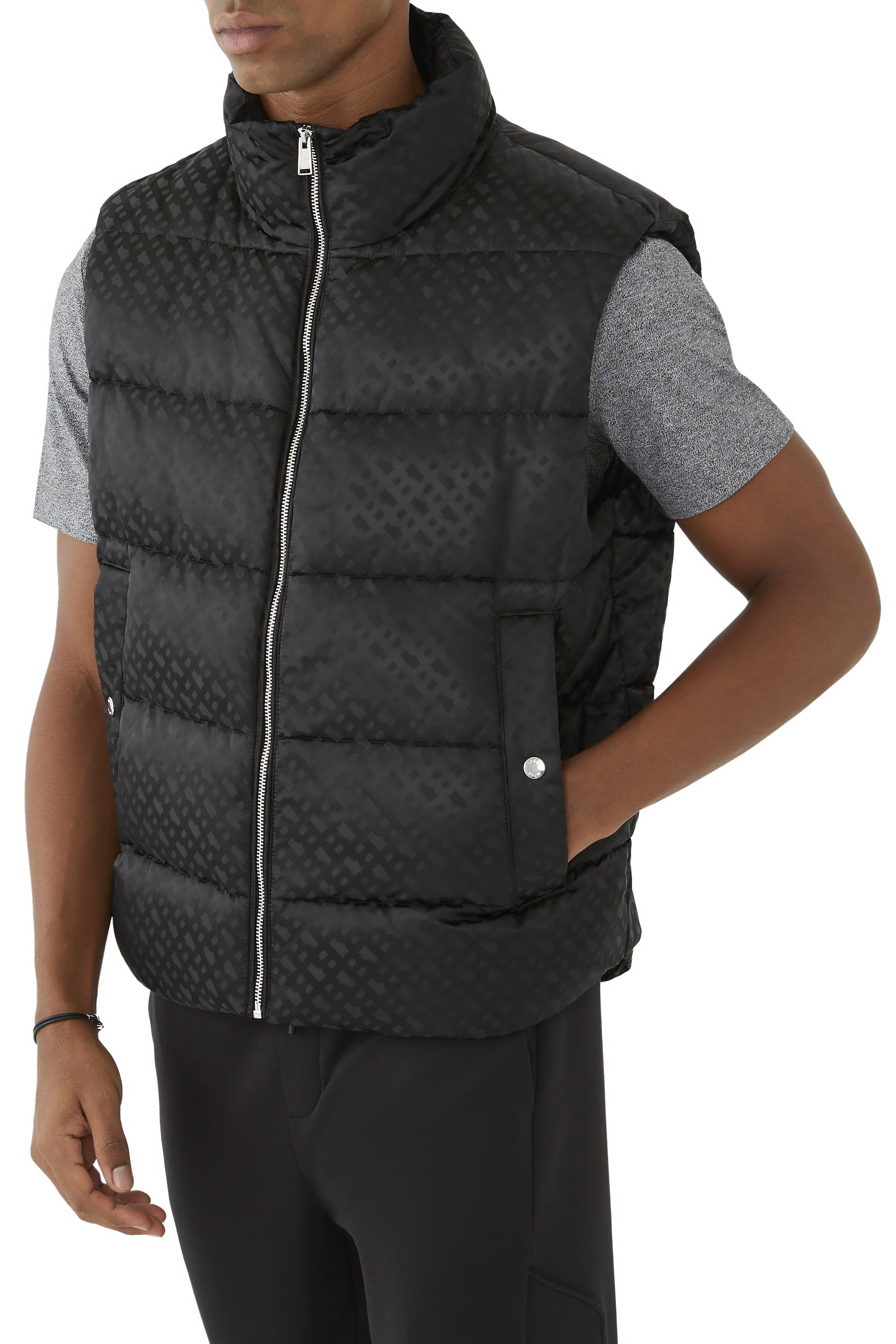 فيست بطبعة حرف شعار الماركة