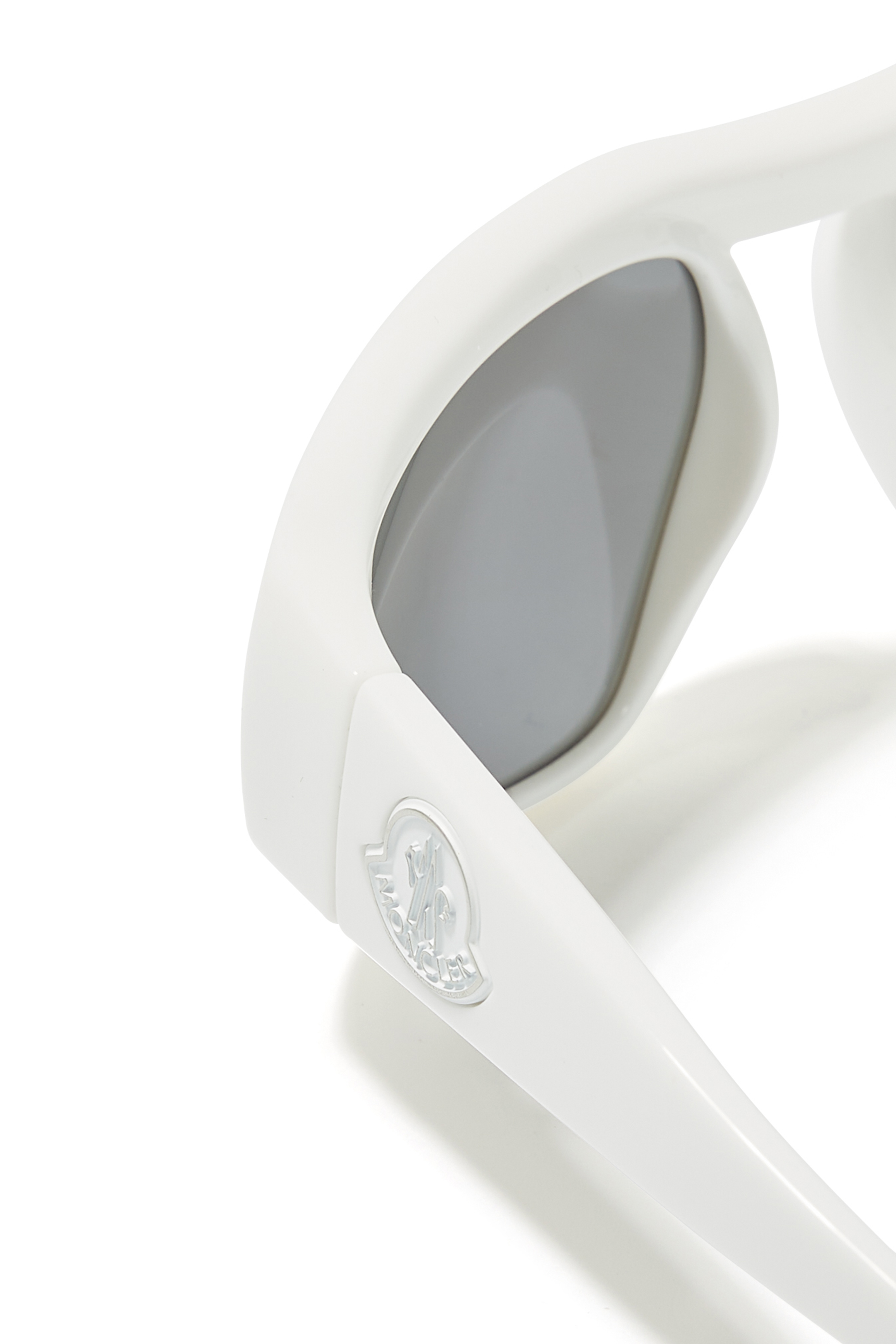 نظارة شمسية بنتاغرا بإطار هندسي