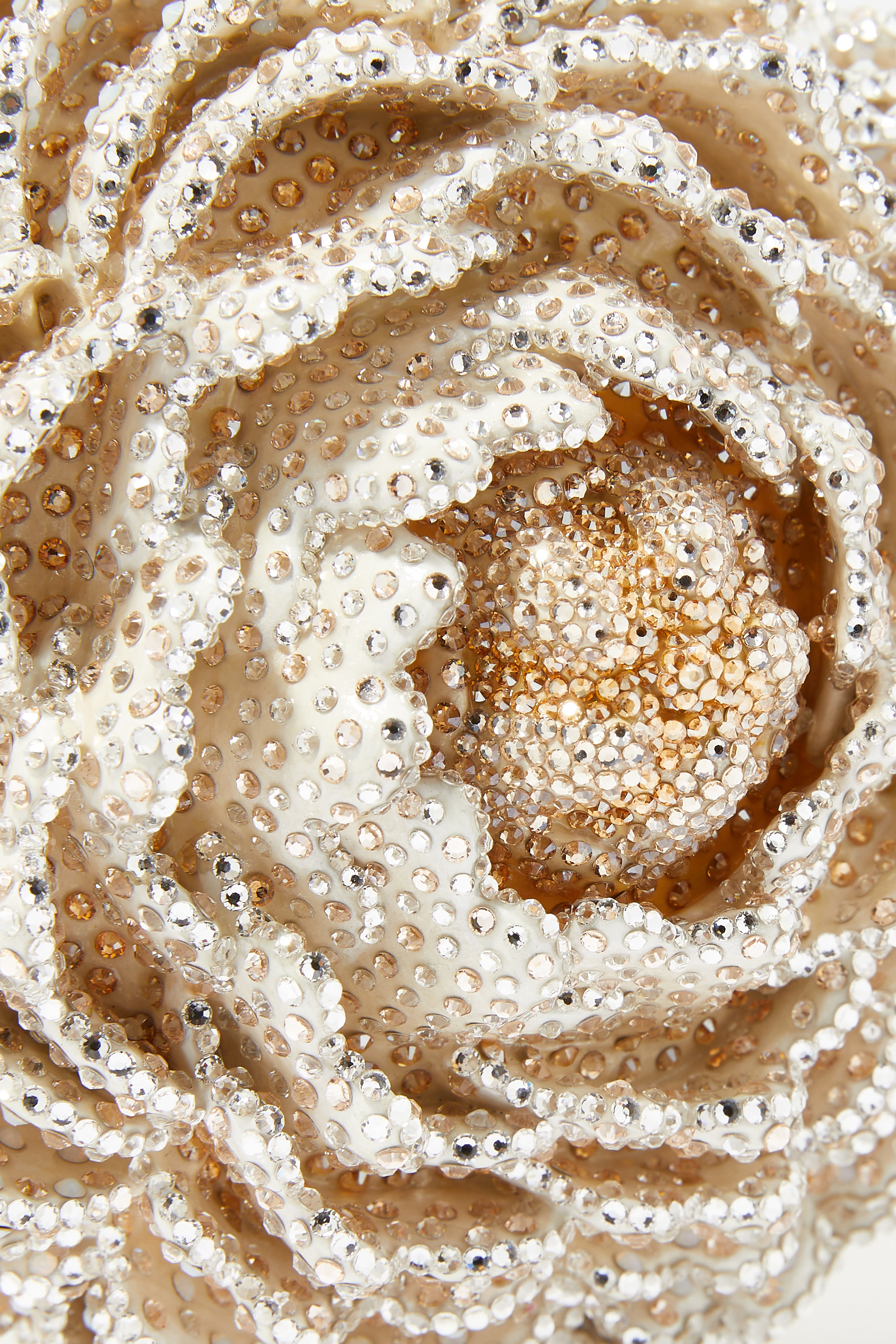 حقيبة يد بتصميم فاوانيا مرصعة بالكريستال