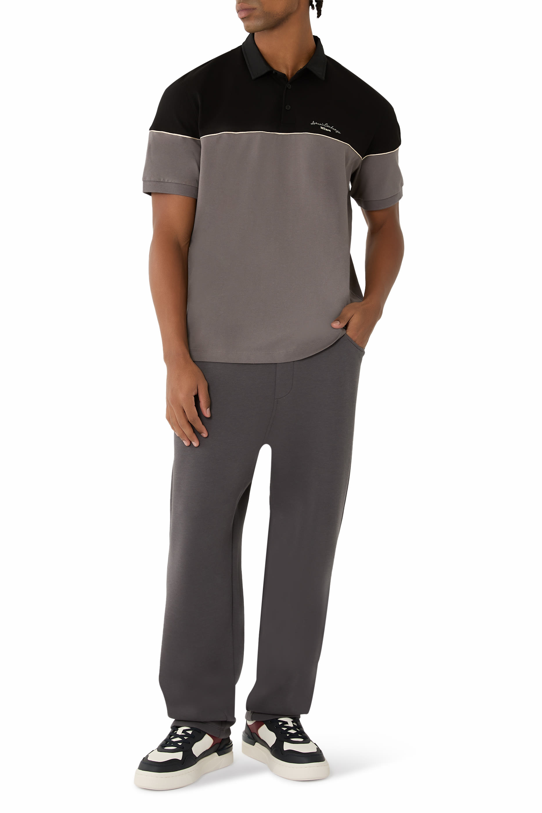 سنيكرز مزين بحياكة جلد صديق للبيئة