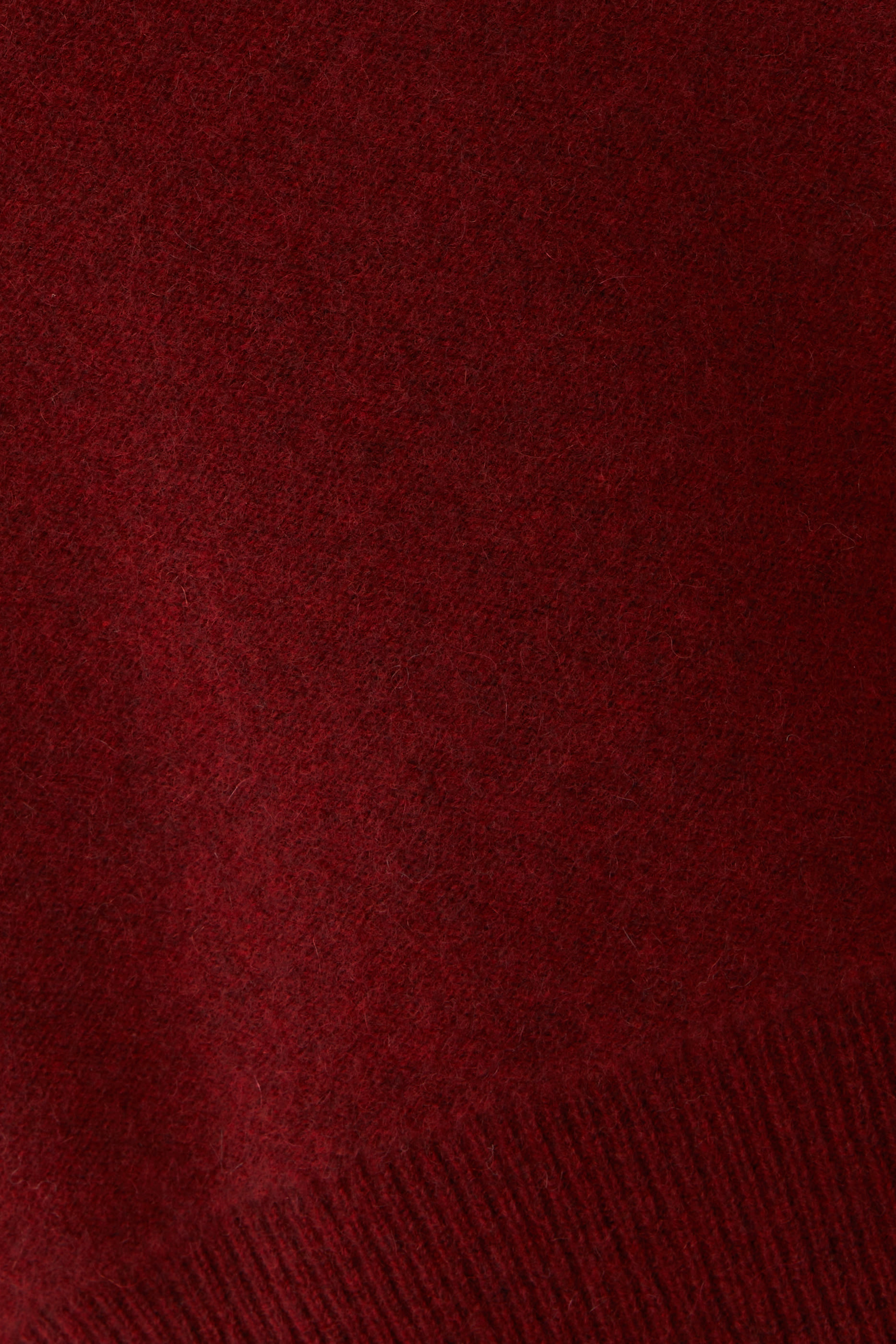 كنزة بياقة عالية كشمير ناعم