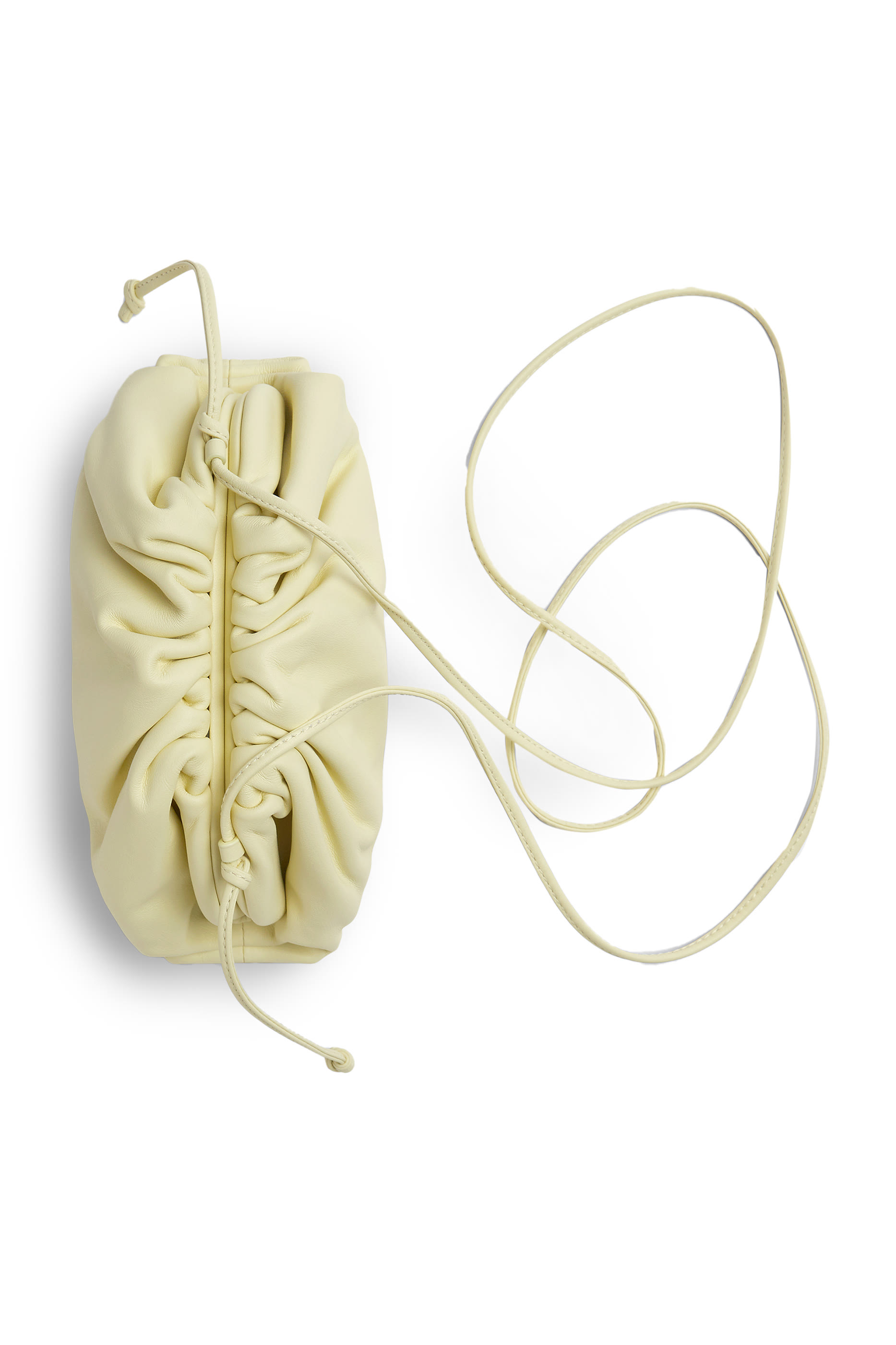 حقيبة صغيرة جلد