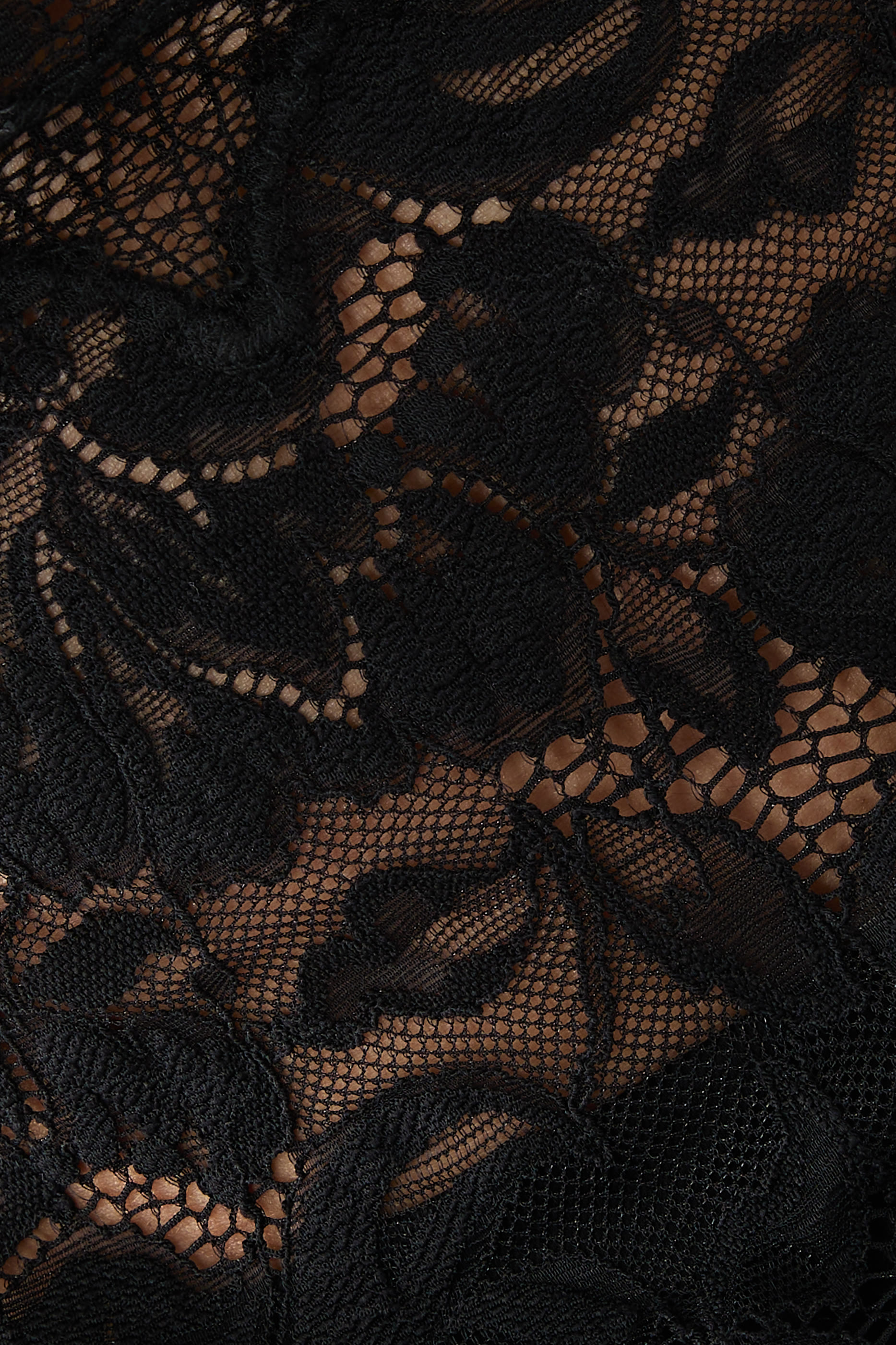 بلوزة بلا اكمام دانتيل