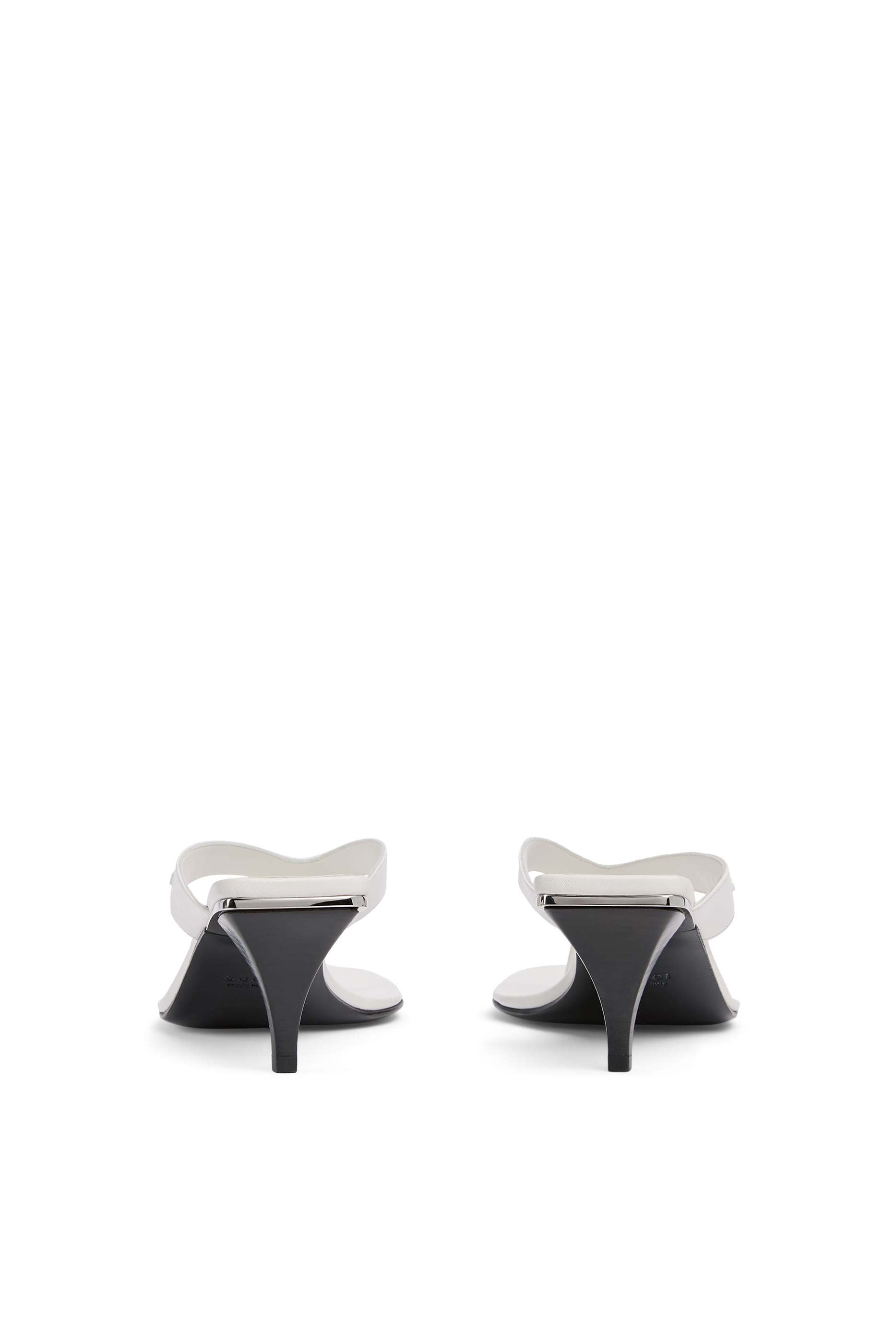 حذاء فيتوريا 55 بتصميم ثونغ