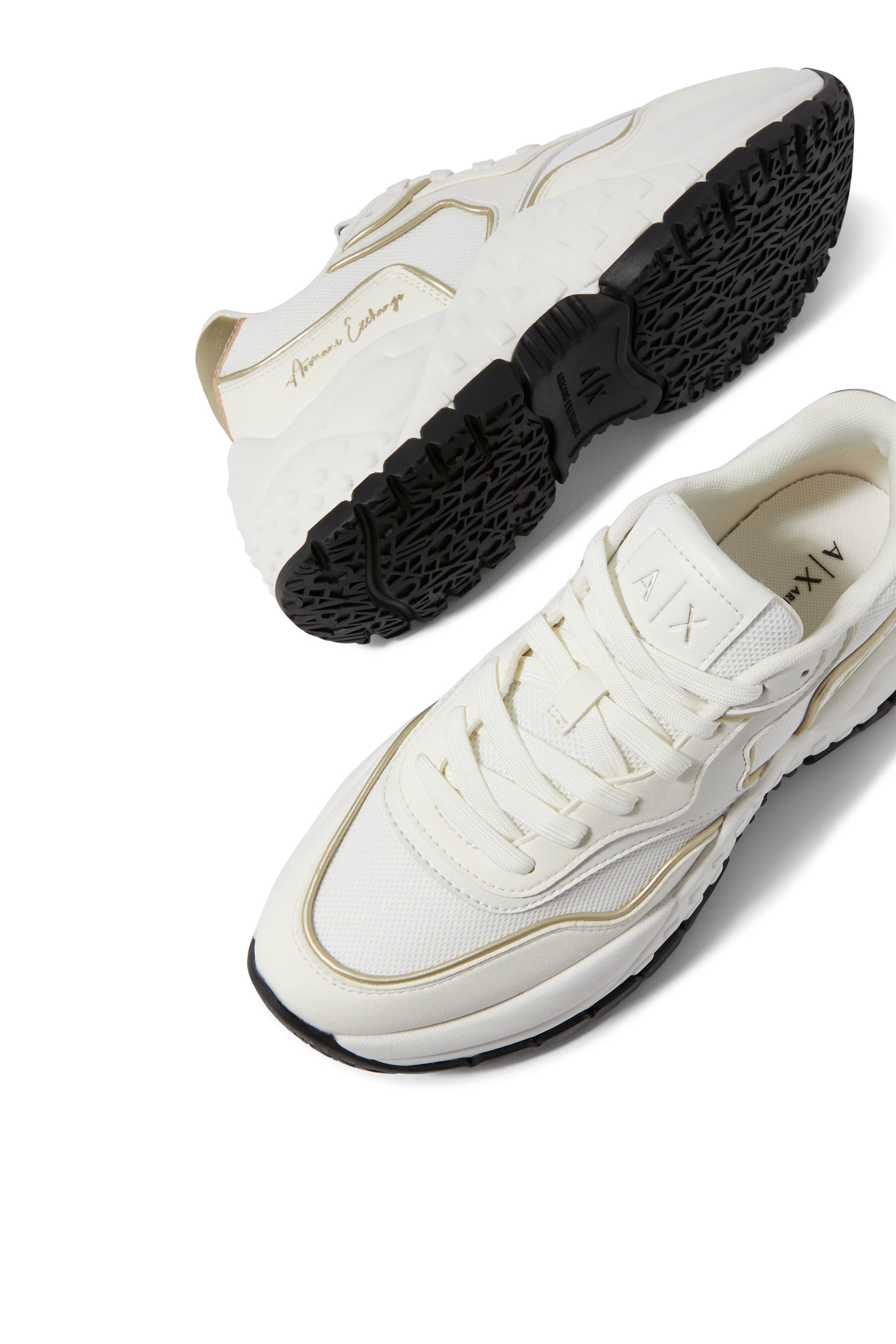 سنيكرز فيدار بشعار الماركة