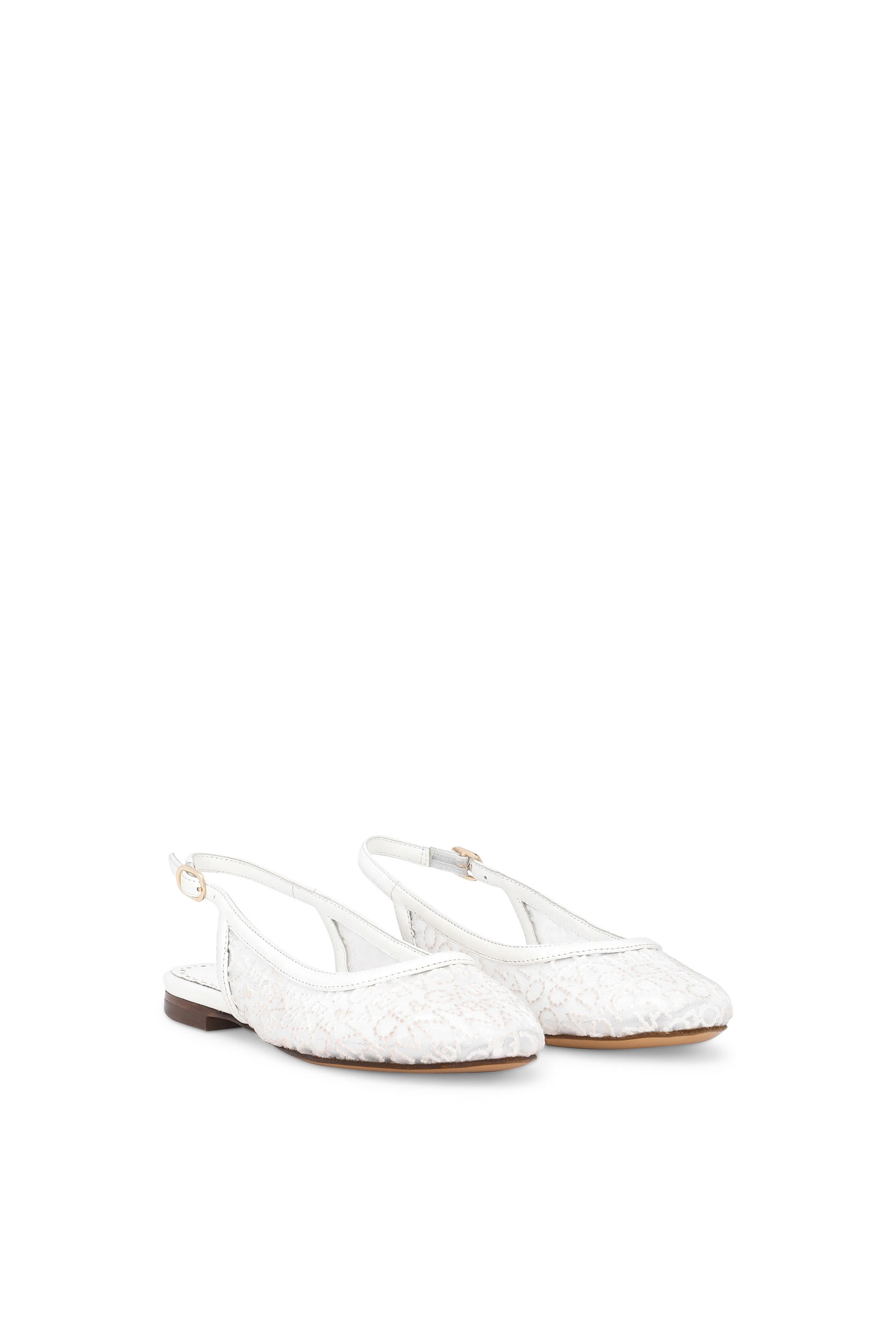 صندل بسير خلفي قماش شبكي مطرز بشعار الماركة للأطفال