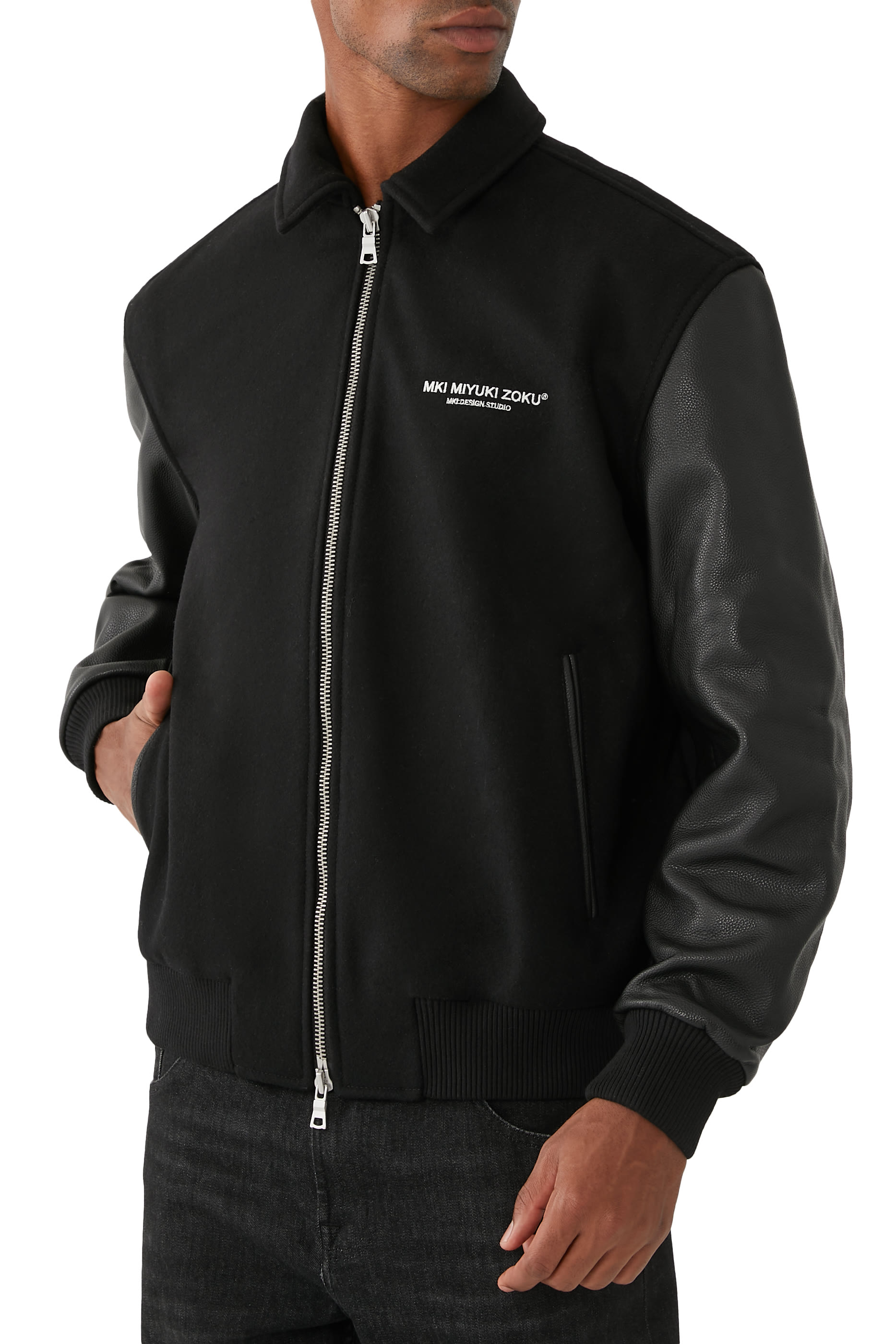 جاكيت بتصميم جامعي جلد