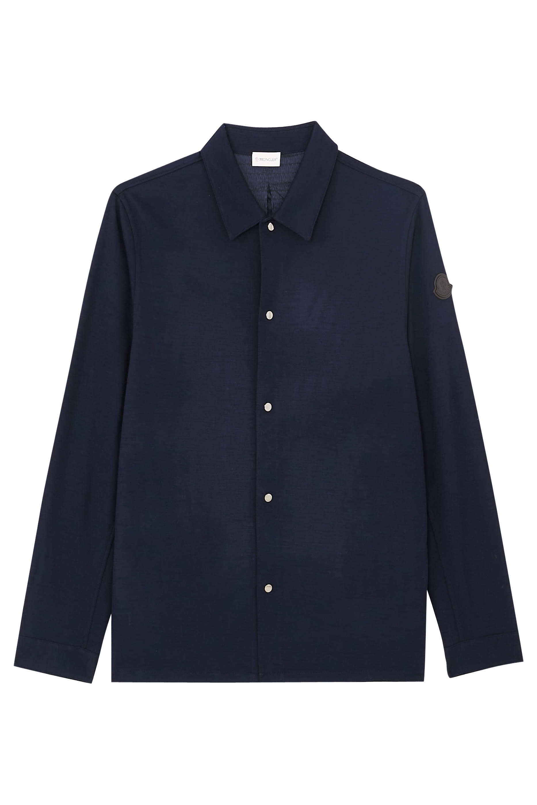 قميص بأكمام طويلة