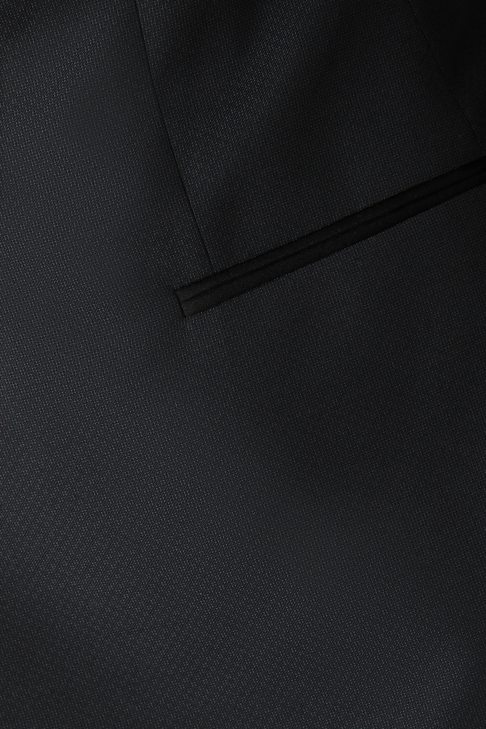 طقم بدلة توكسيدو ام لاين