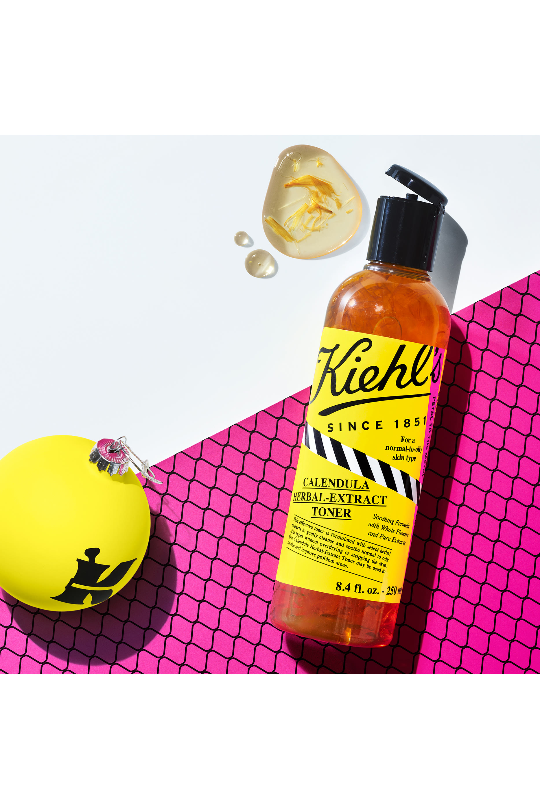 تونر خالٍ من الكحول بالكاليندولا بإصدار محدود