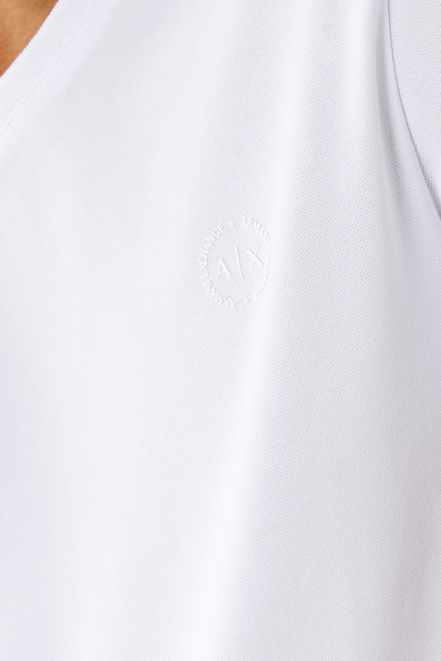 قميص بولو بياقة عريضة