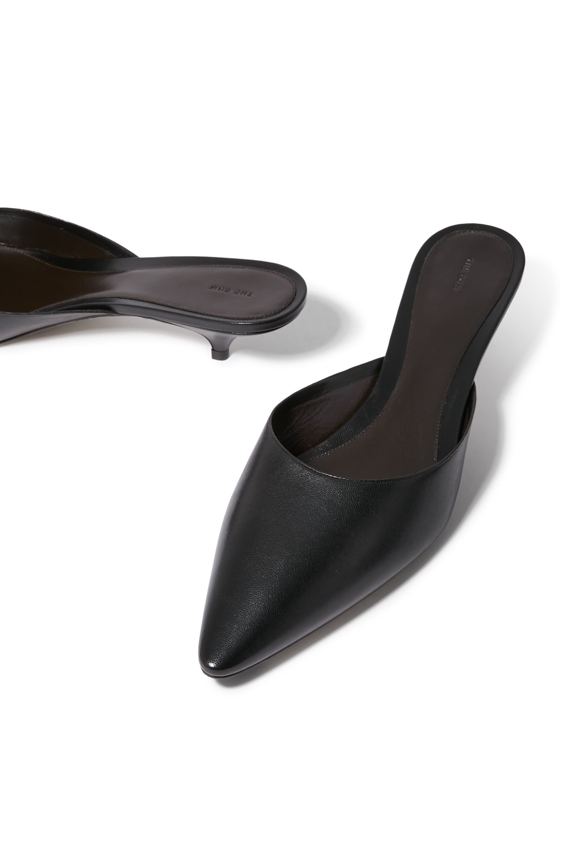 حذاء ليسا 35 مفتوح من الخلف بكعب منخفض