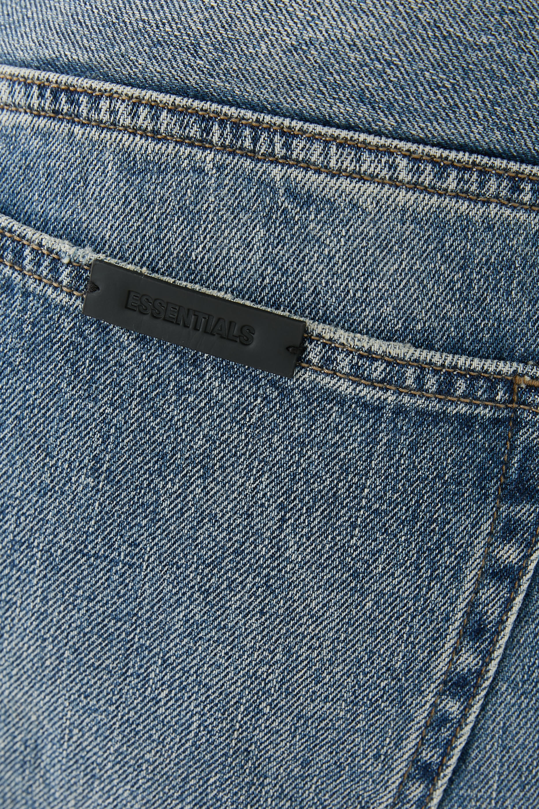 بنطال جينز بخمس جيوب