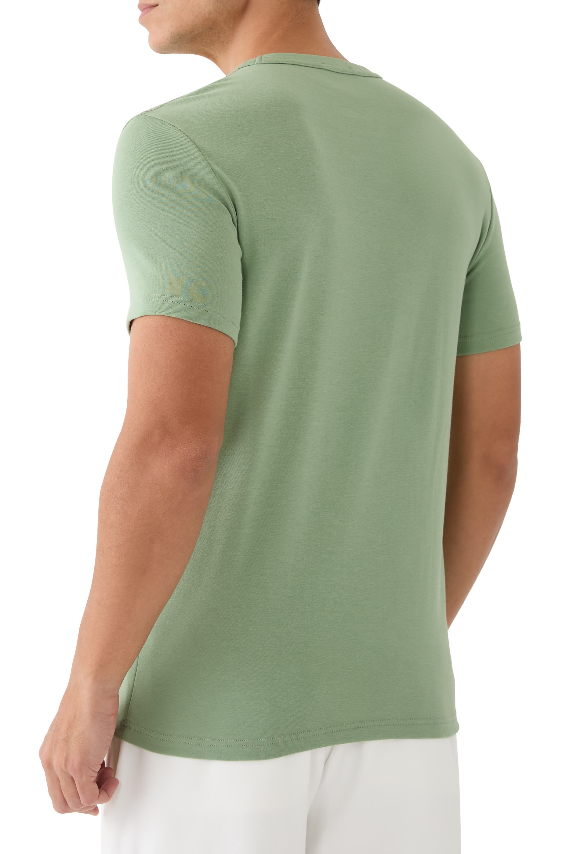 تيشيرت بياقة ضيقة قطن