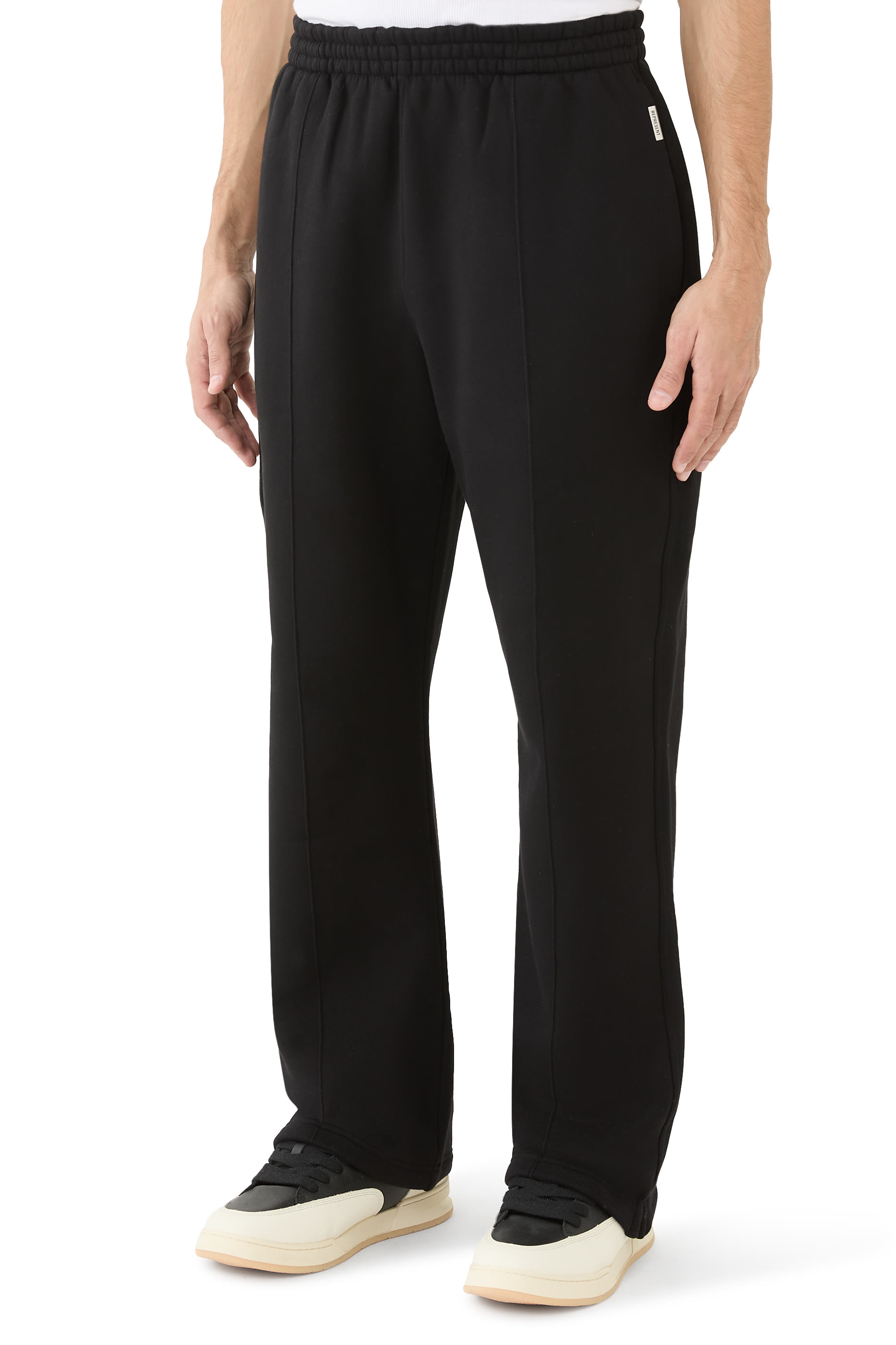 بنطال رياضي إنيشيال