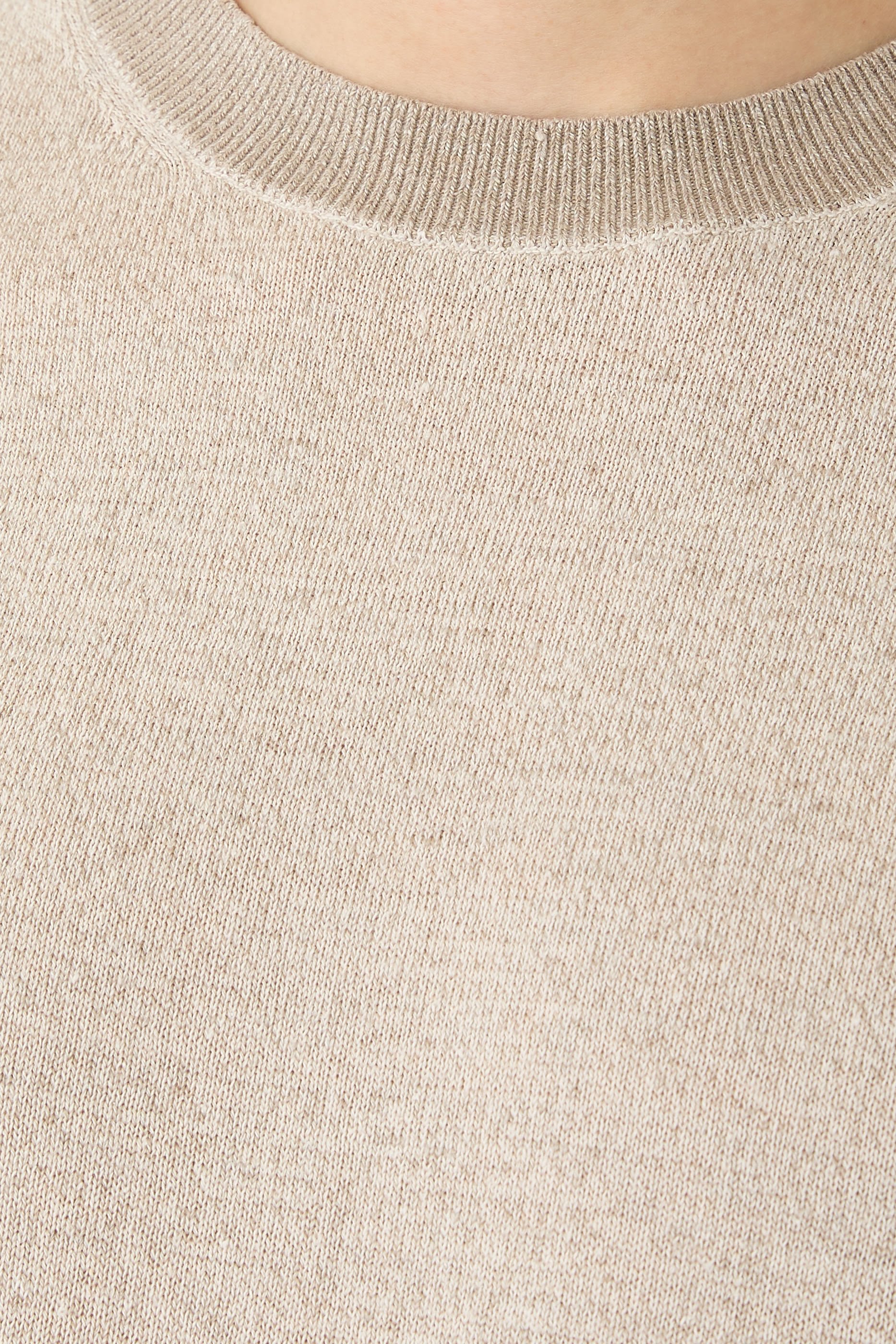 تيشيرت بياقة ضيقة حرير وكتان