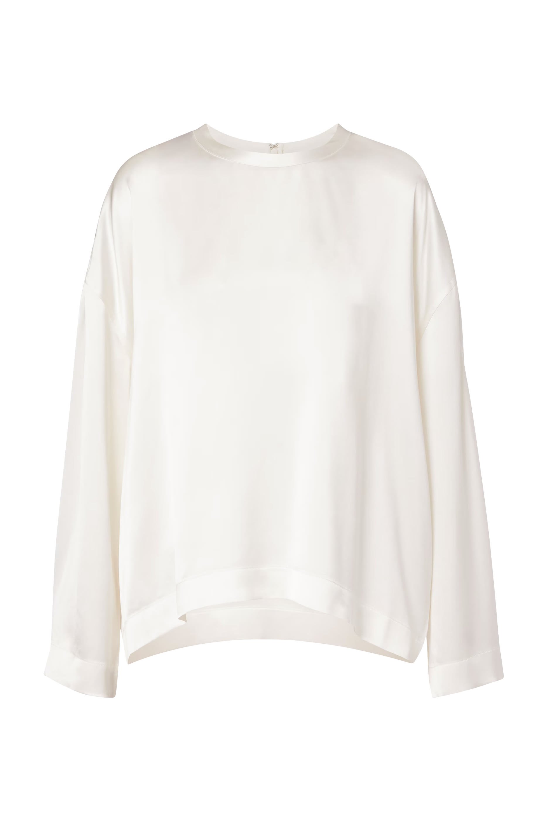 بلوزة بقصة مربعة ستان