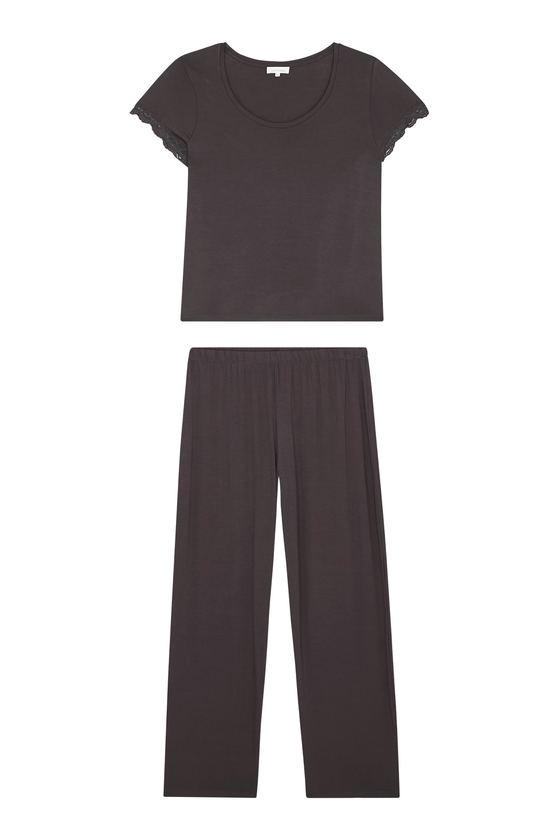 طقم بيجامة بياقة عميقة وحواف دانتيل