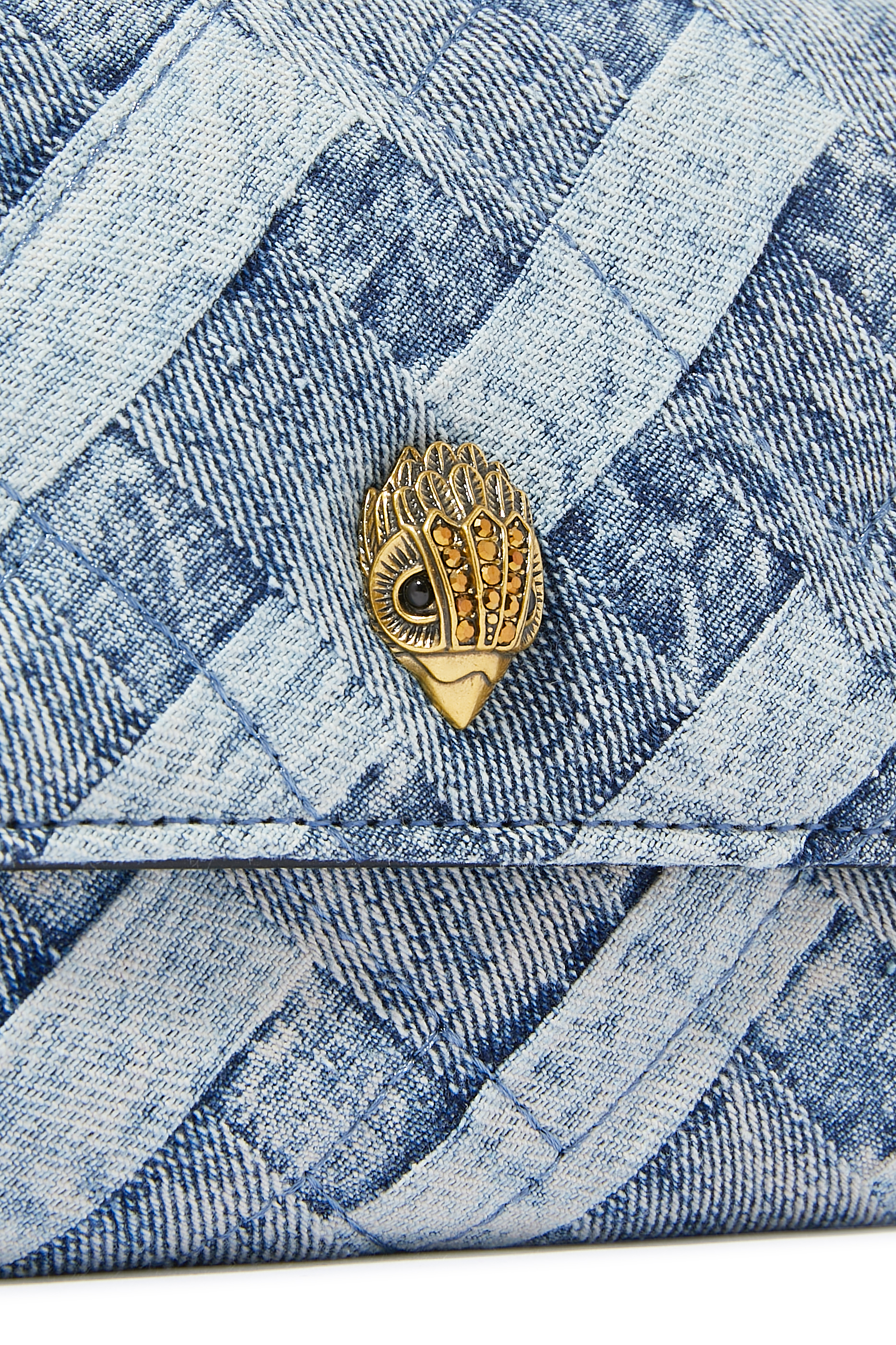 محفظة كنسيغتون دنيم صغيرة بسلسلة