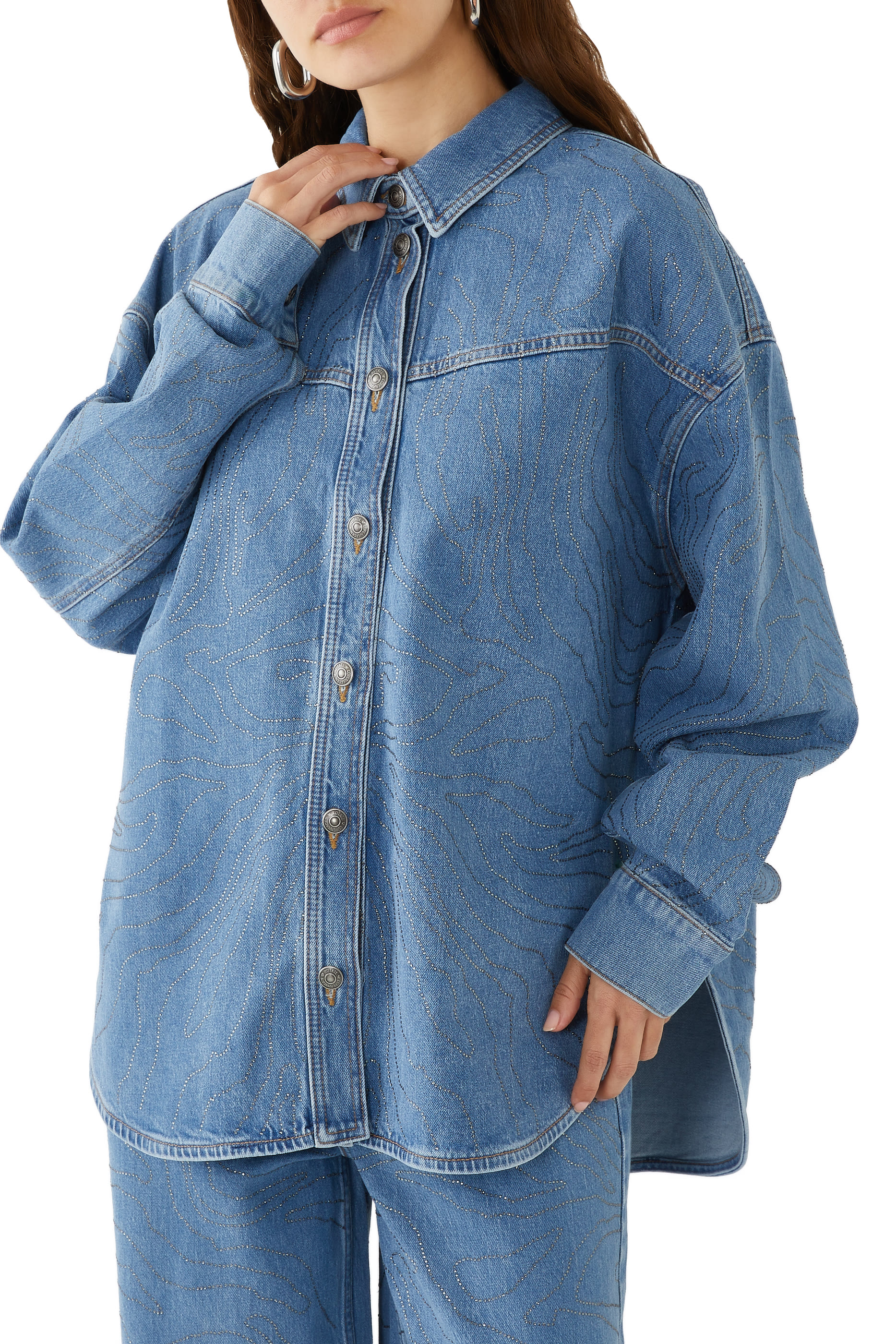 قميص دنيم أني مزيّن بأحجار الراين