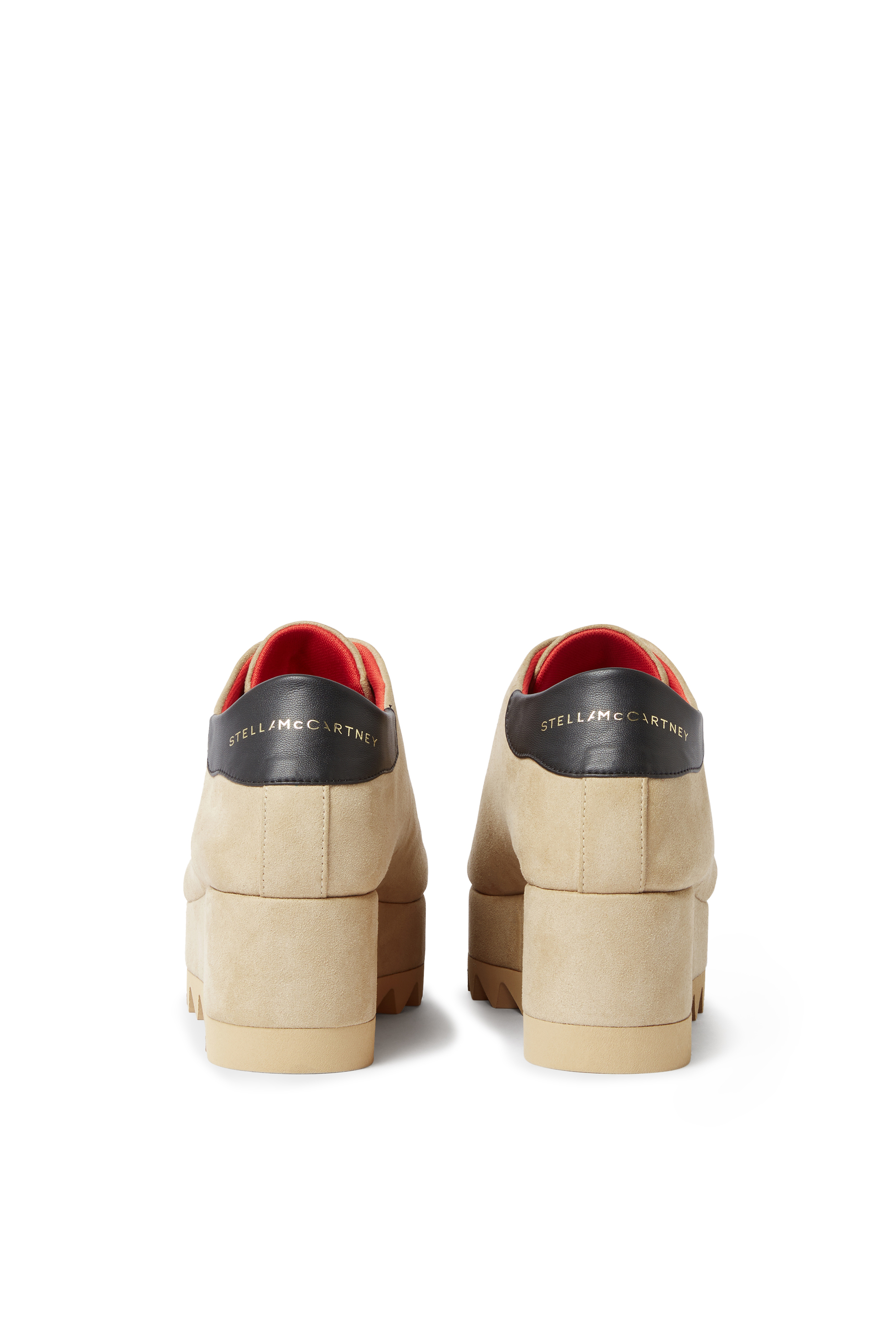 حذاء سنيك إليس 55 بنعل عريض وأربطة للإغلاق