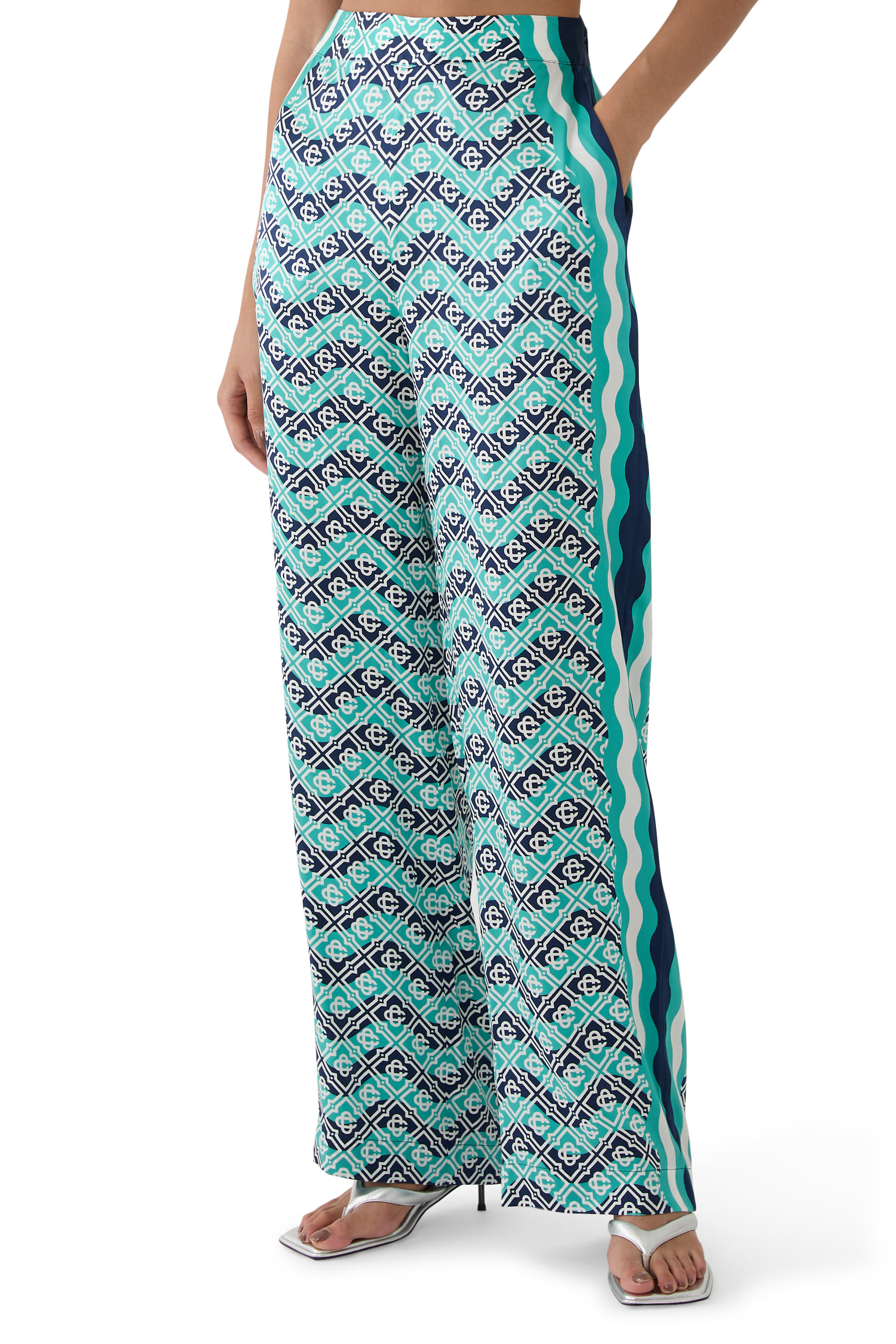 بنطال بنقشة متموجة وحروف شعار الماركة حرير