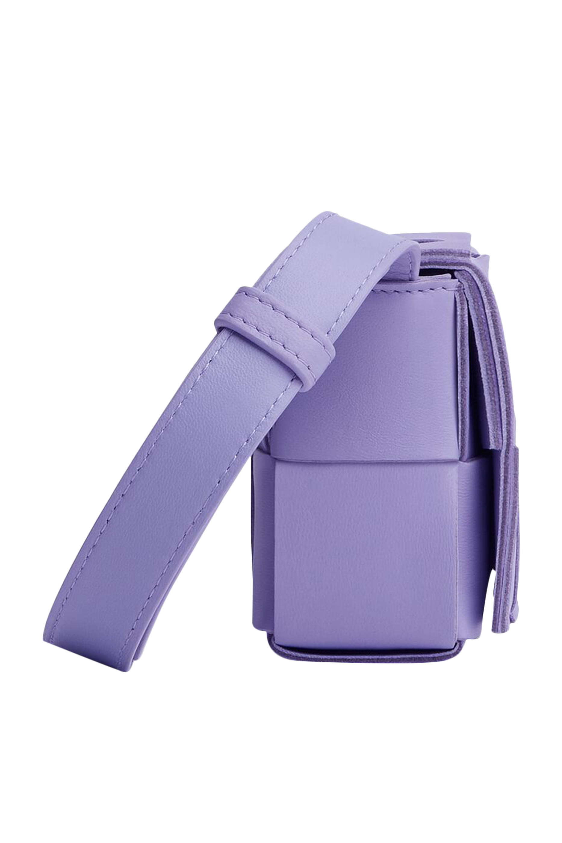 حقيبة كاسيت كروس صغيرة بالتصميم المجدول 