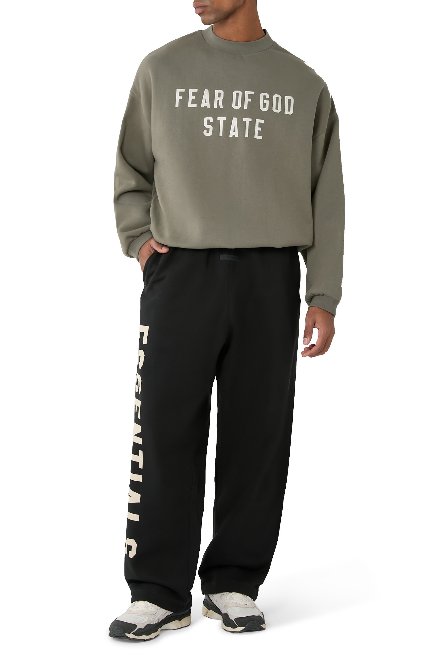 سويت شيرت بياقة ضيقة صوف