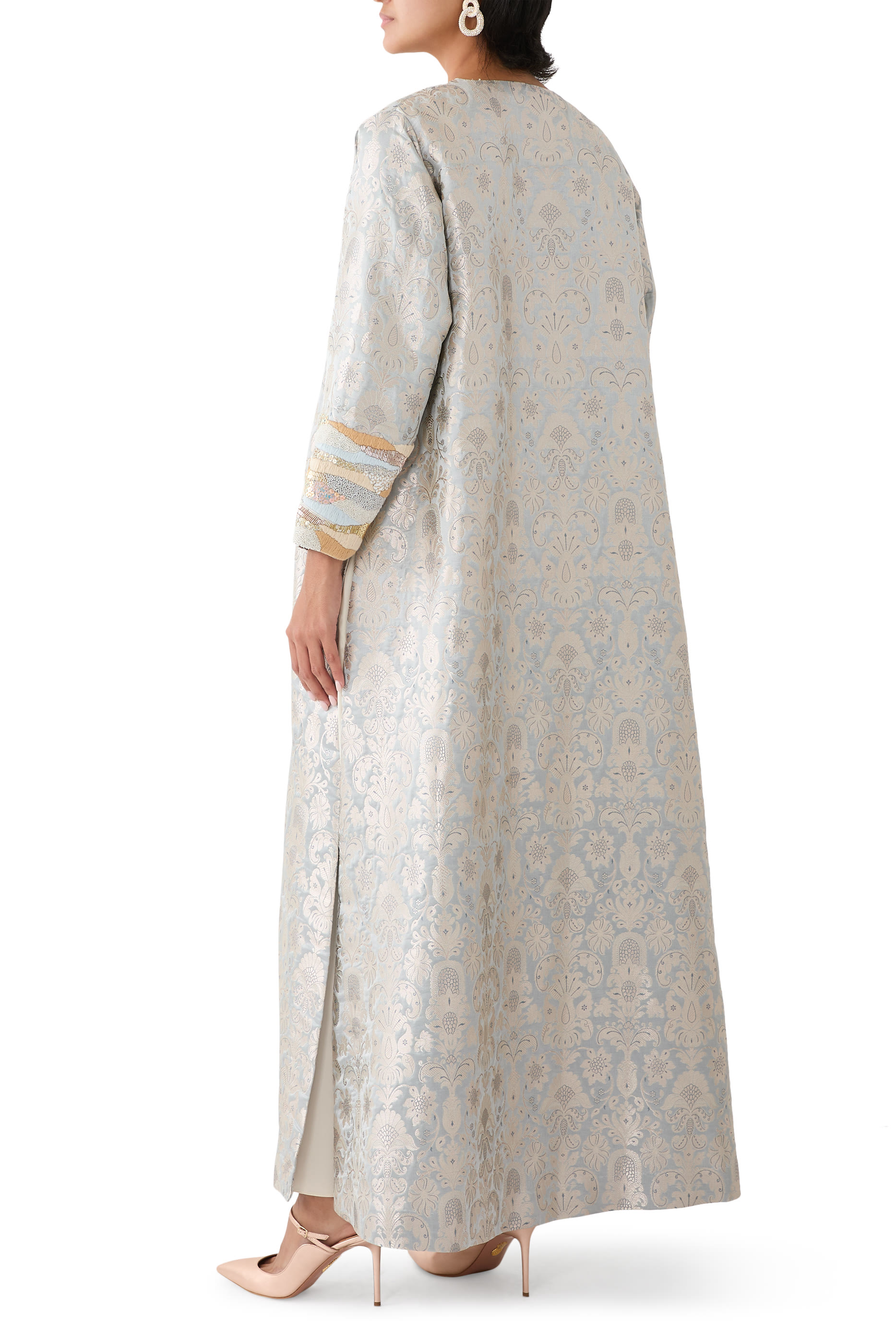 معطف طويل بأكمام مطرزة