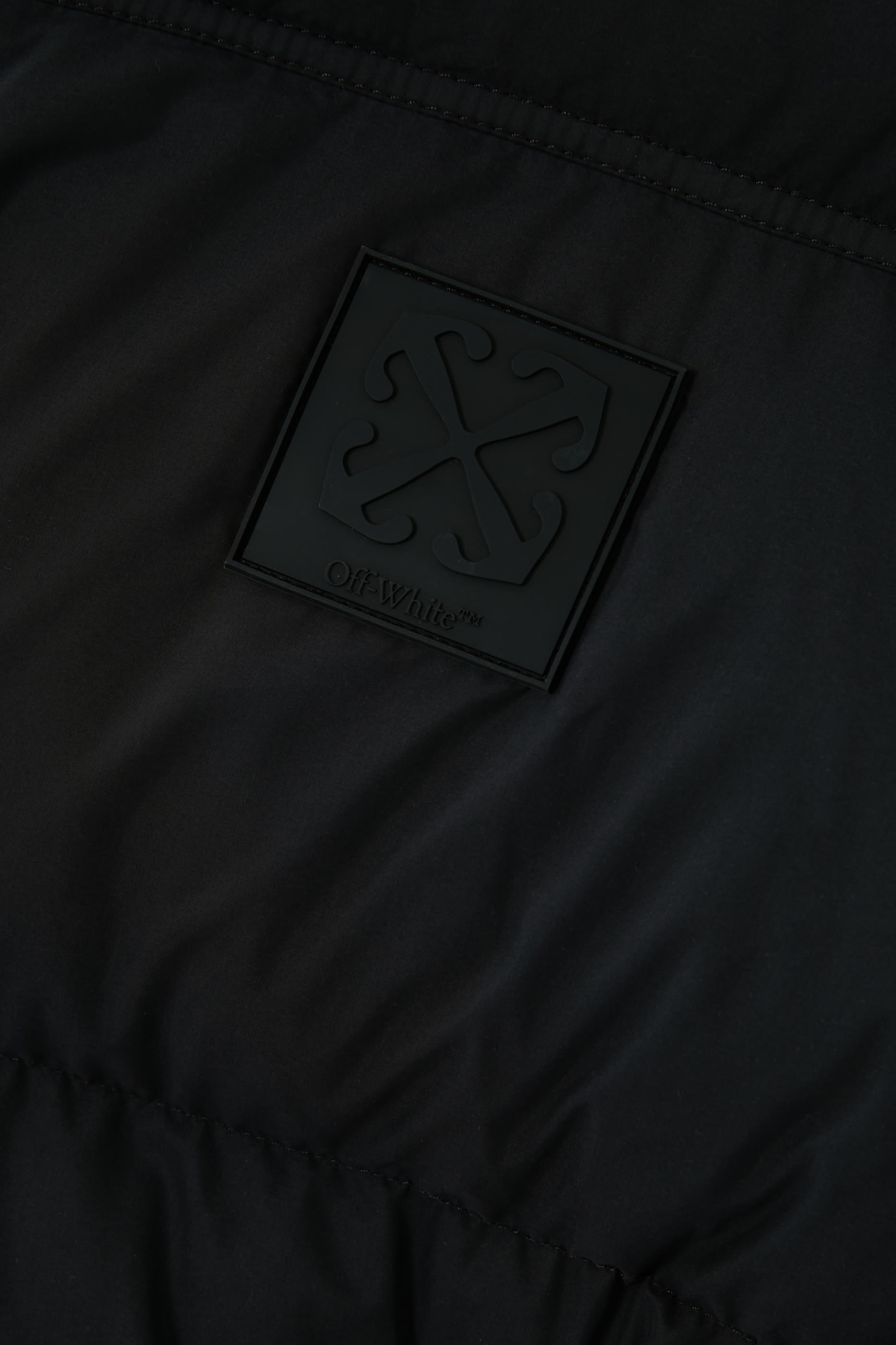 جاكيت منفوخ مبطن بالزغب أي آر آر