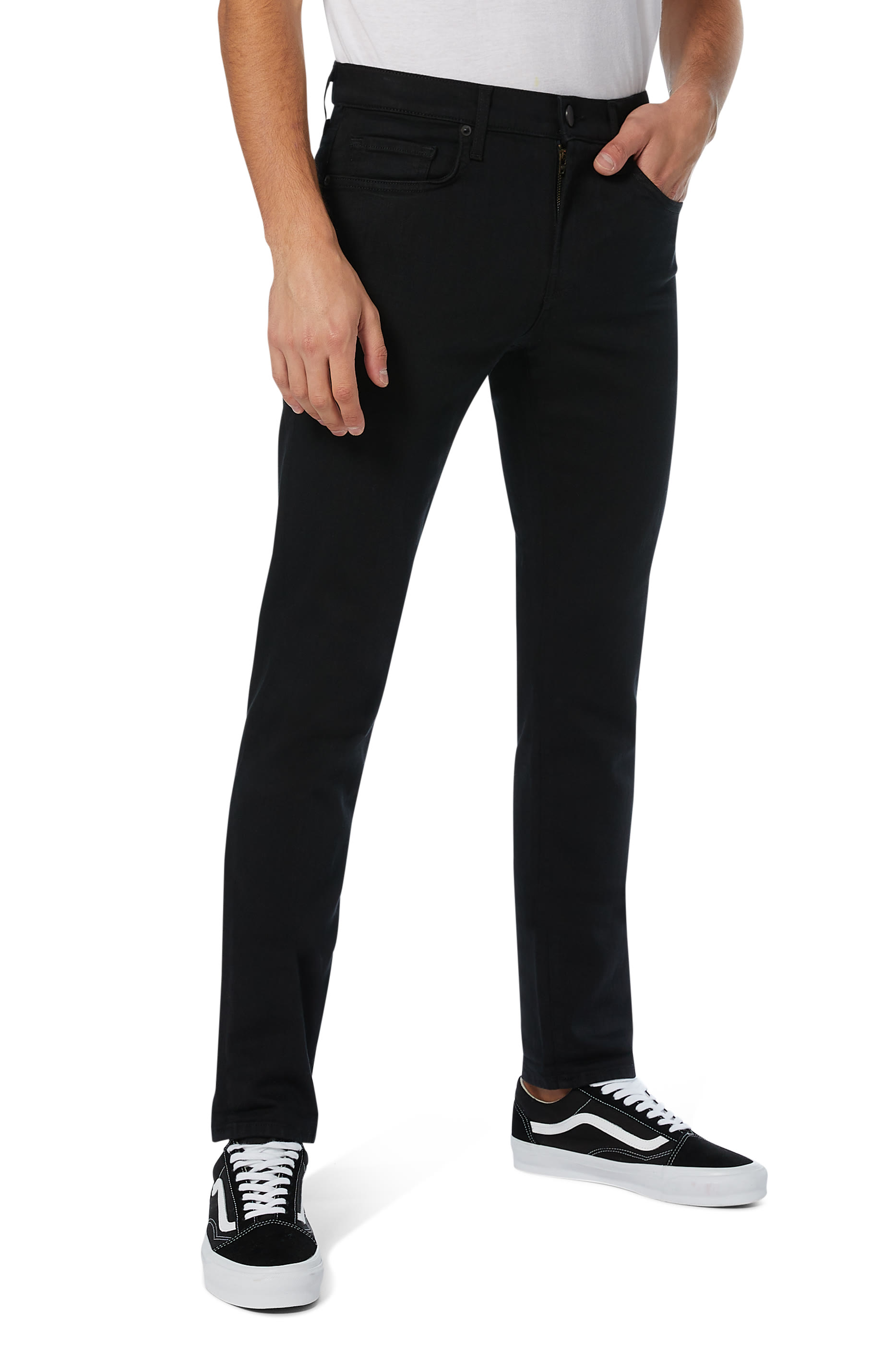 بنطال جينز بقصة ضيقة