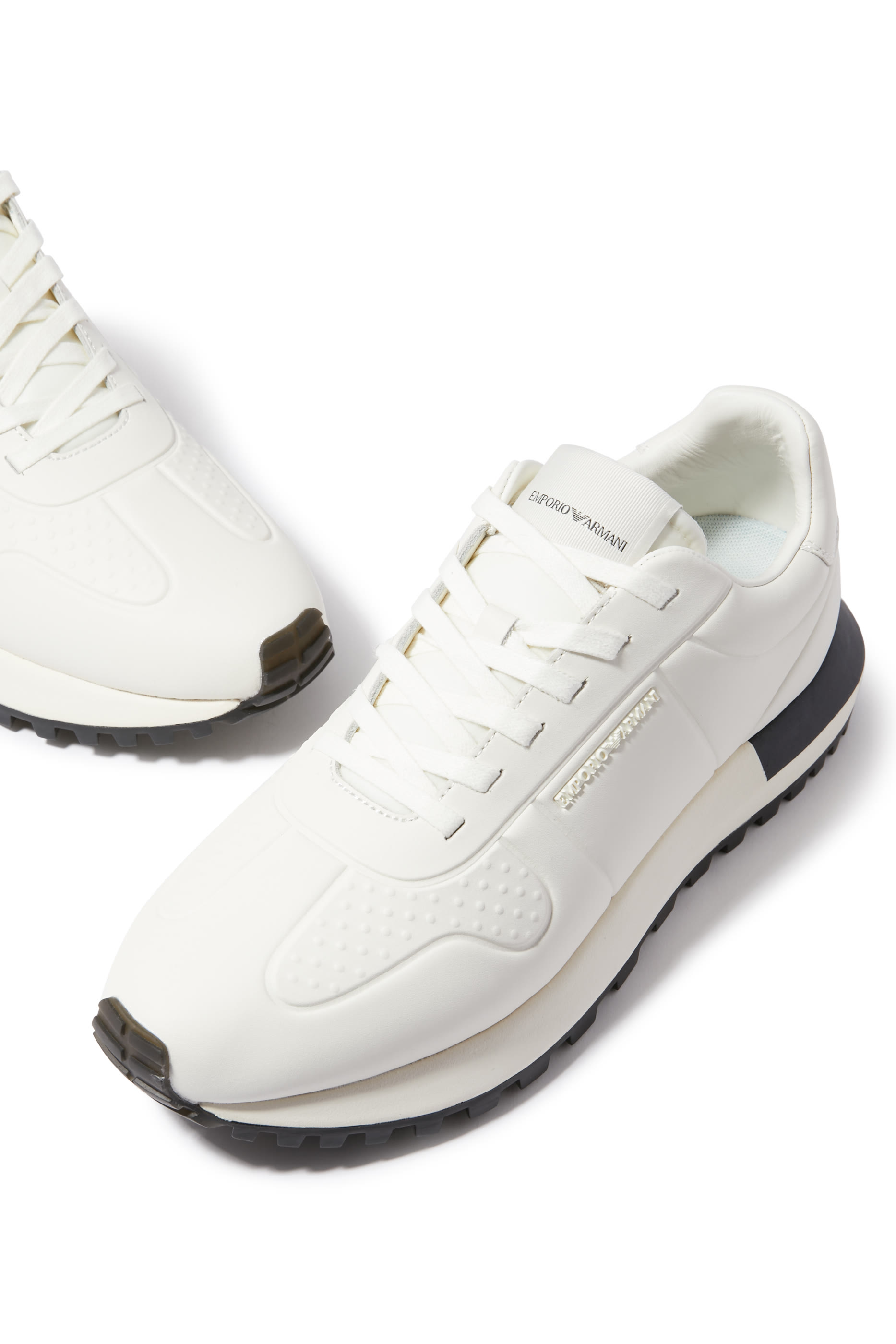 سنيكرز بشعار الماركة