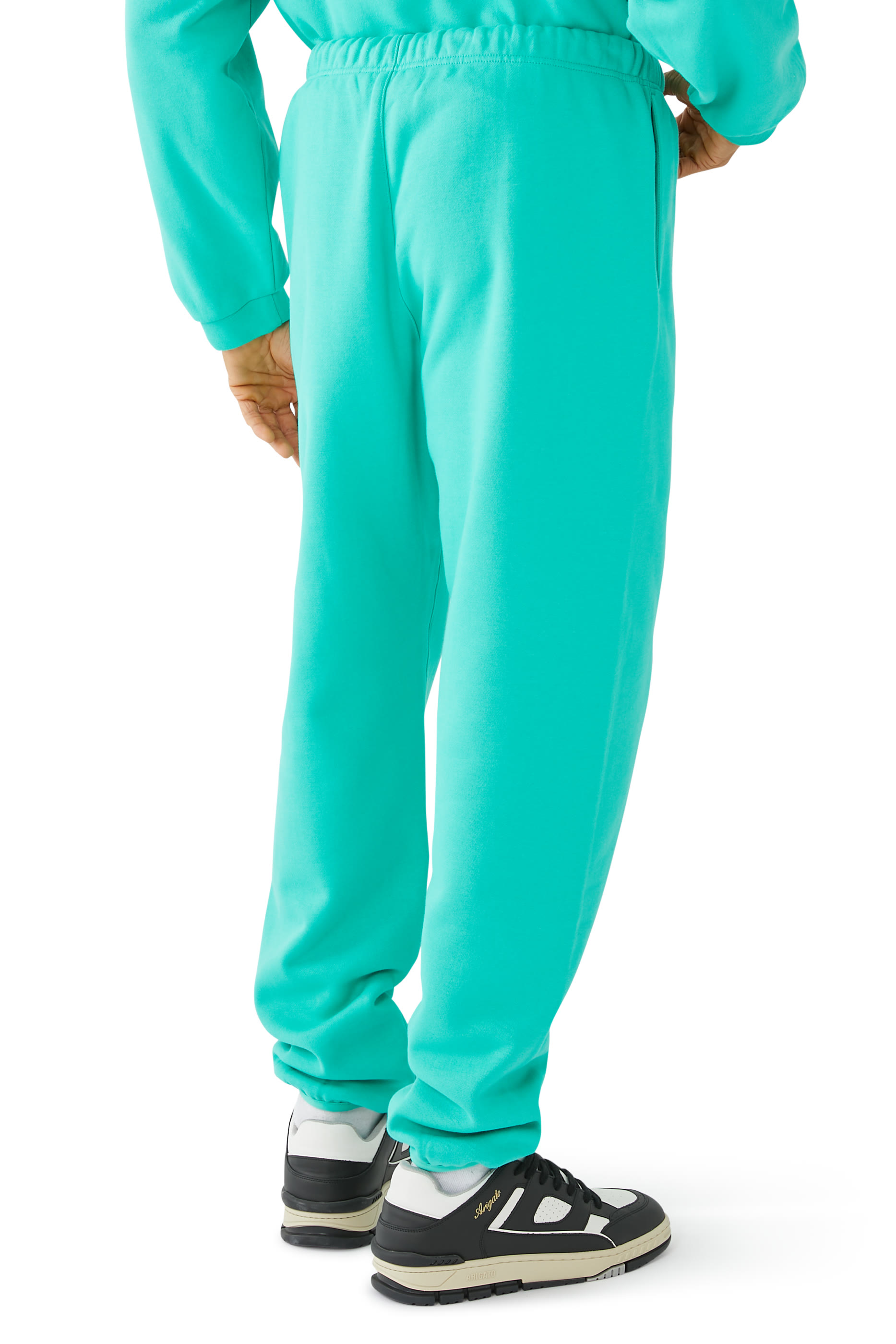 بنطال رياضي بشعار الماركة