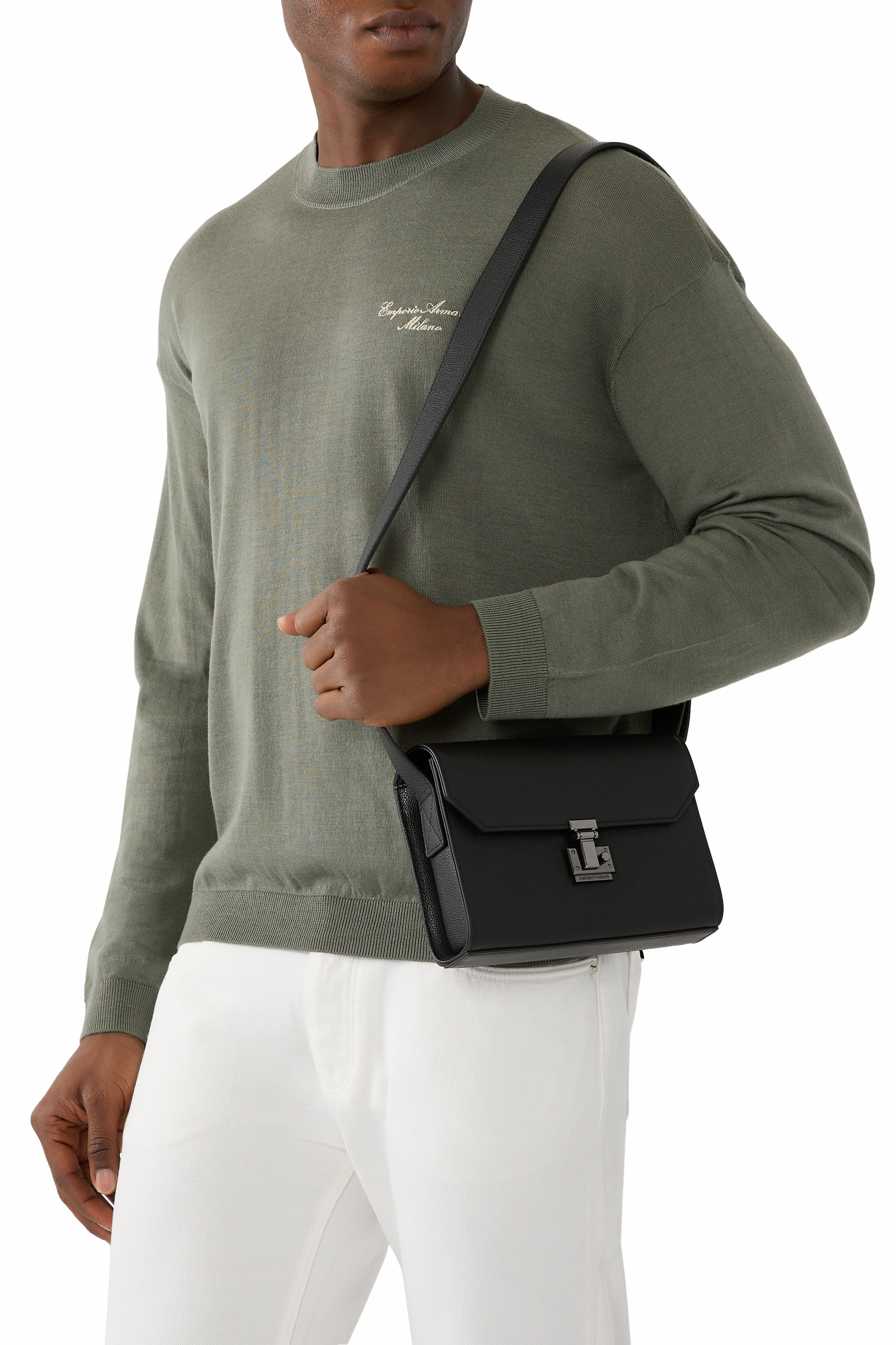 حقيبة كروس بودي بشعار الماركة جلد