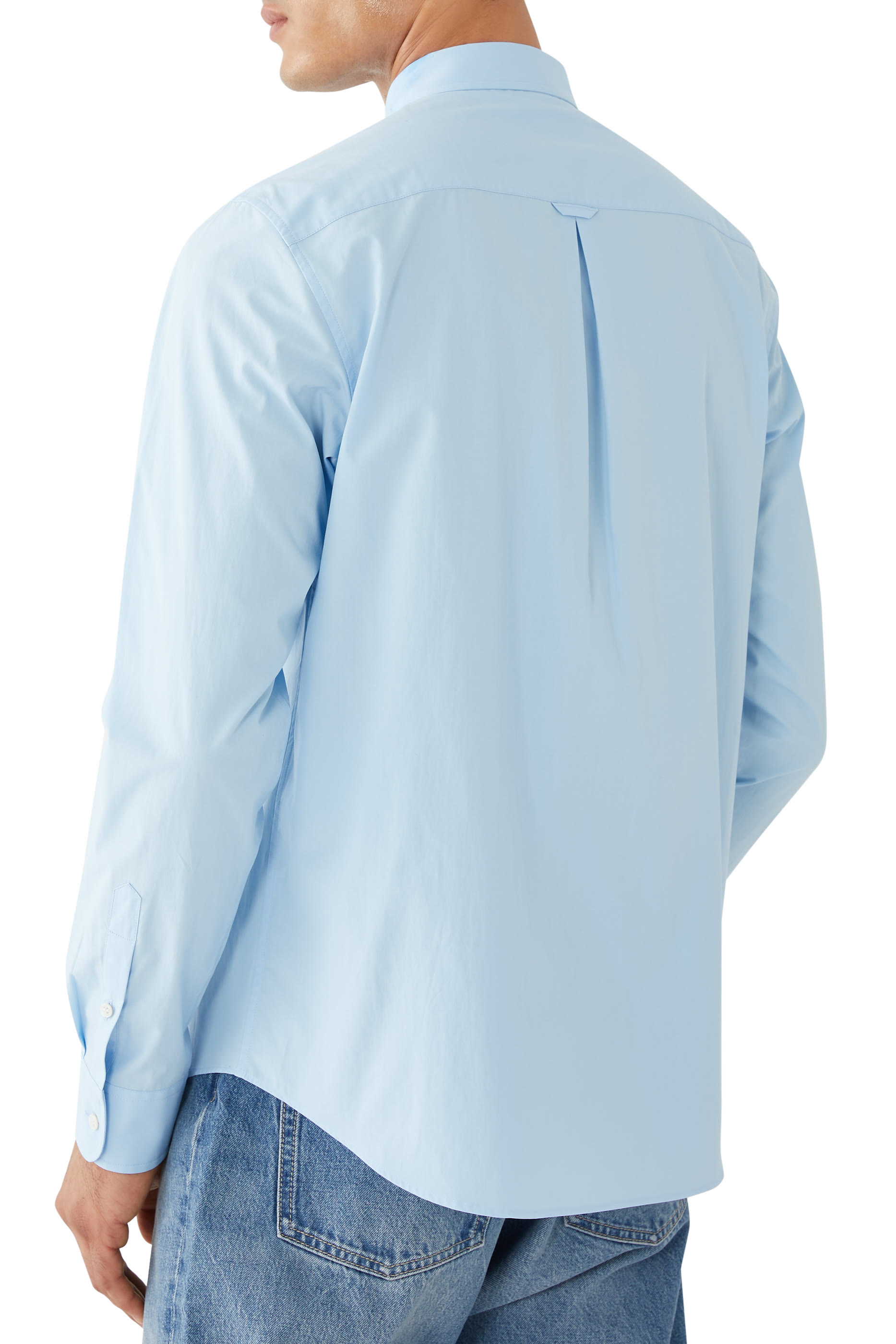 قميص بأكمام طويلة