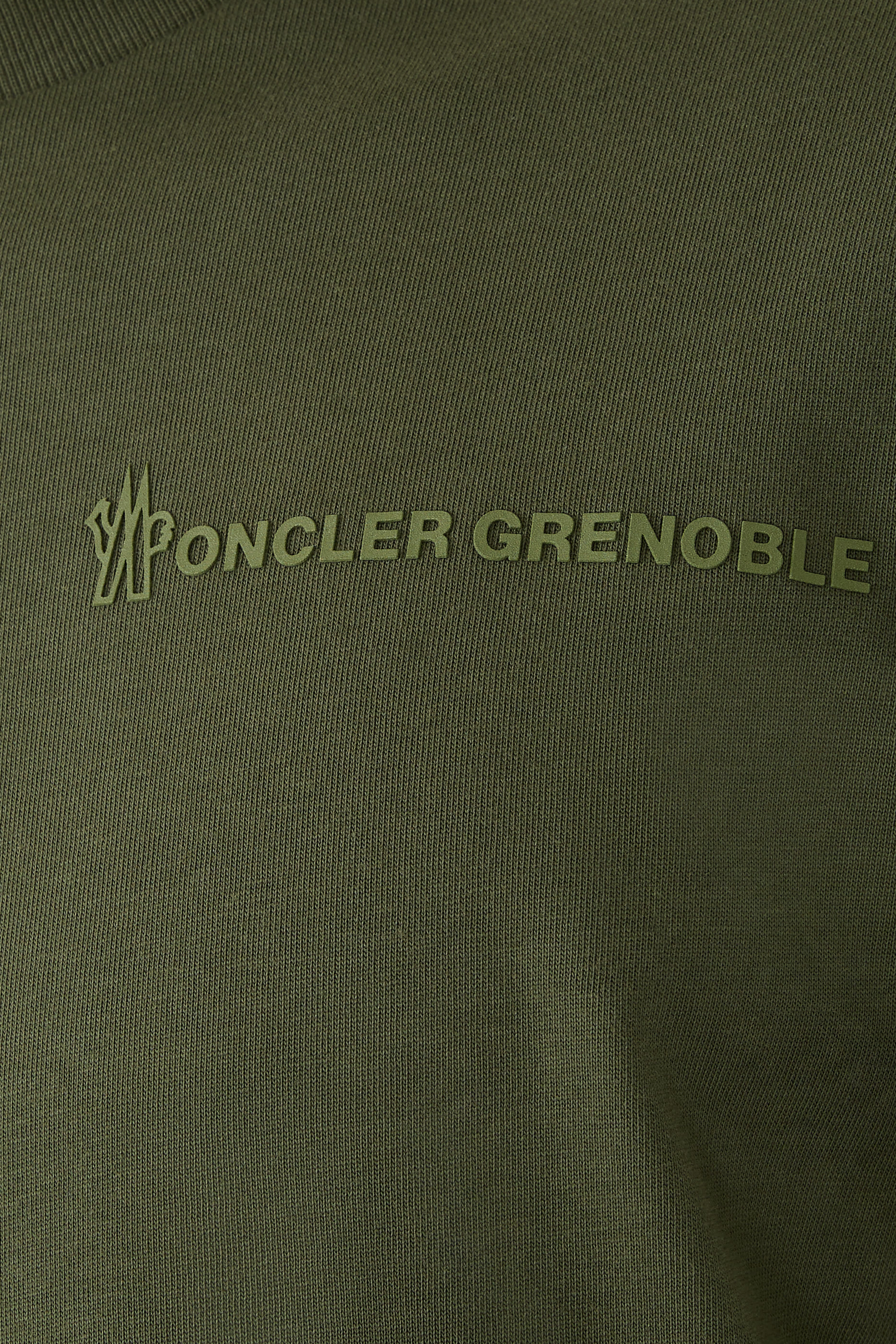 تيشيرت مطرز بشعار الماركة