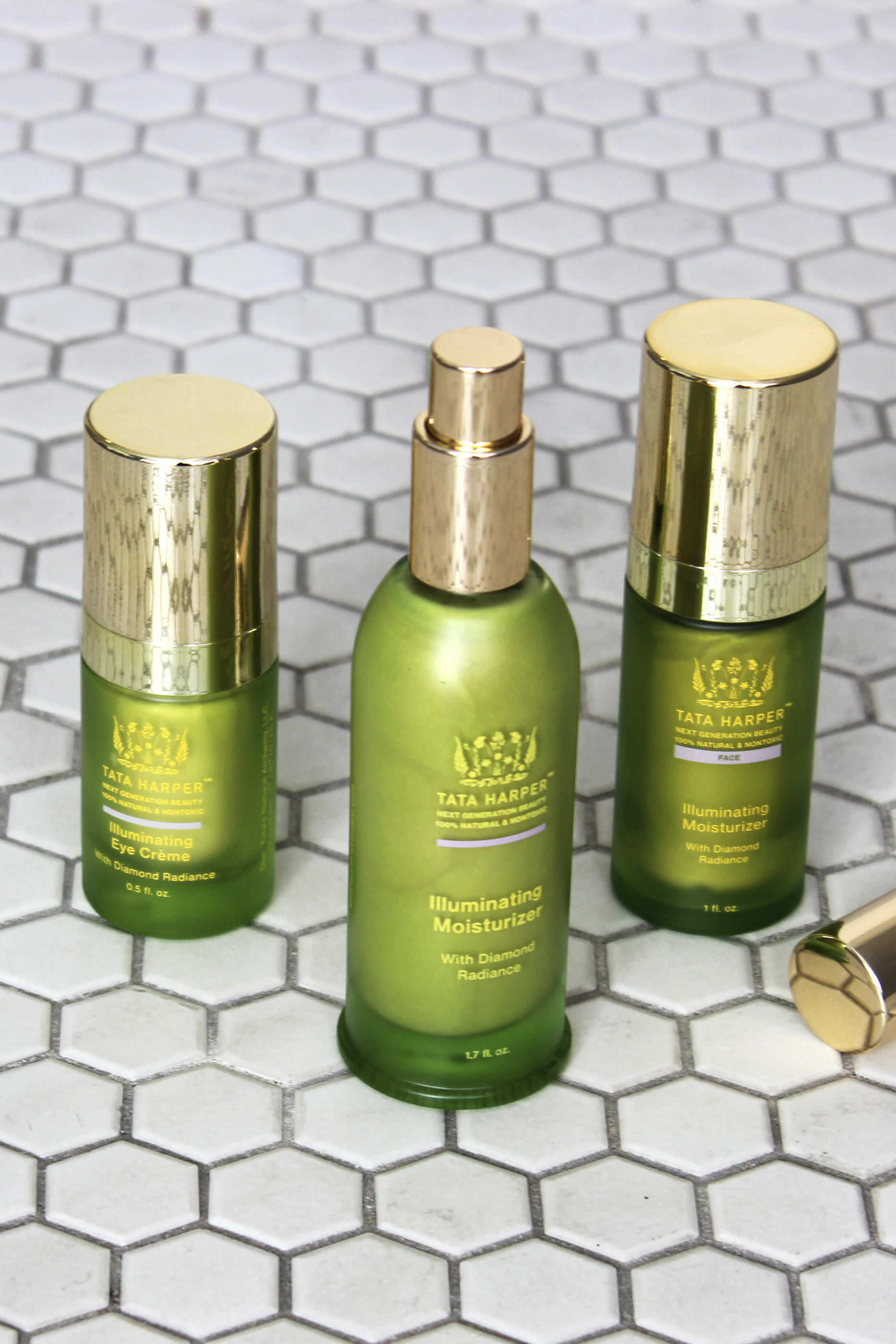 كريم لإشراقة بشرة العينين