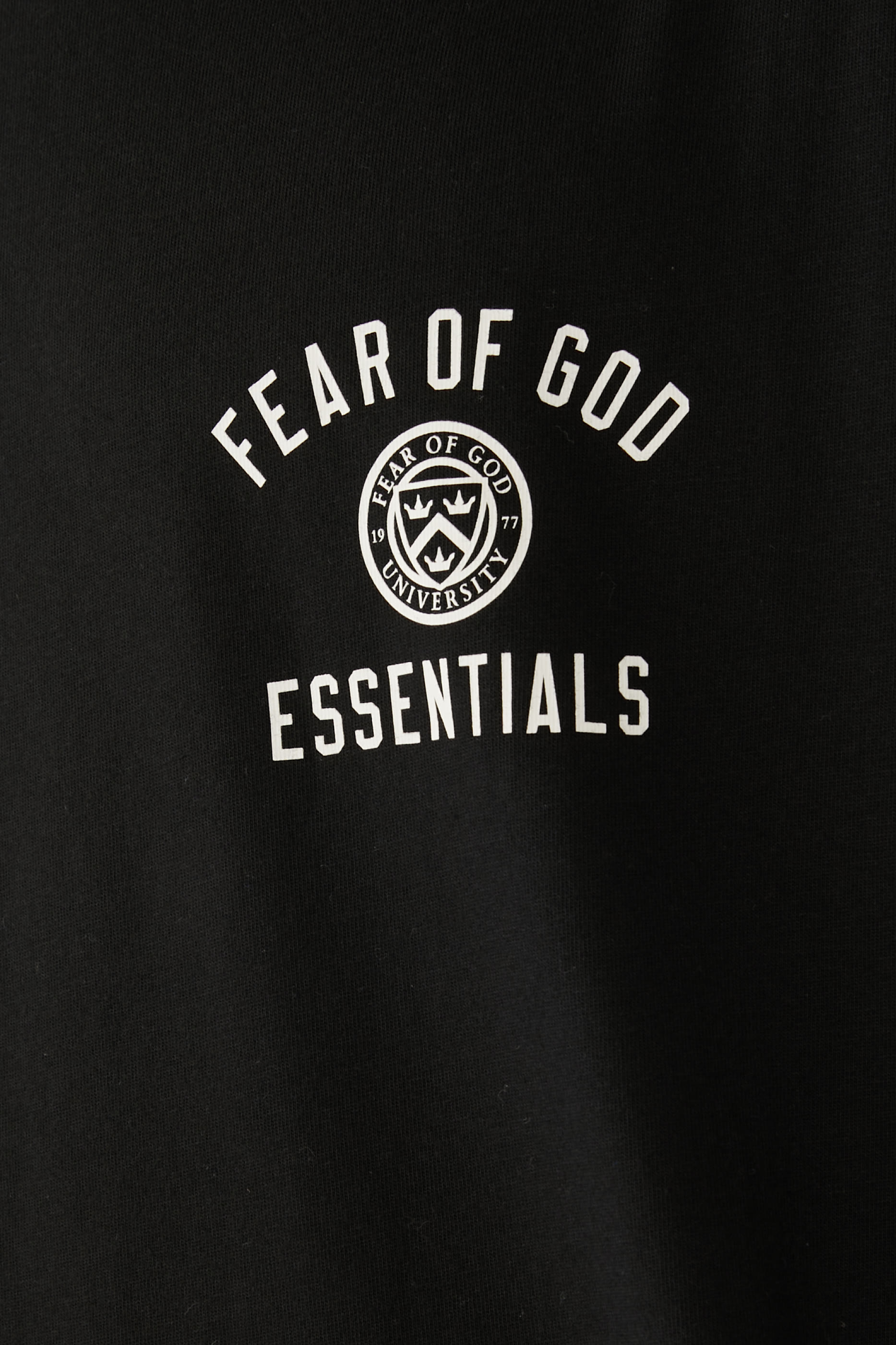 تيشيرت اسنشالز بياقة ضيقة جرسيه