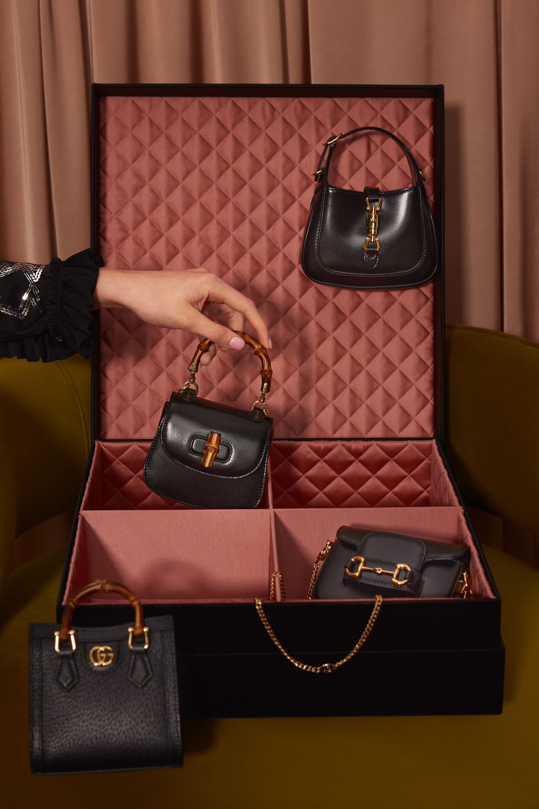 حقيبة صغيرة 1955 بحلية لجام الحصان