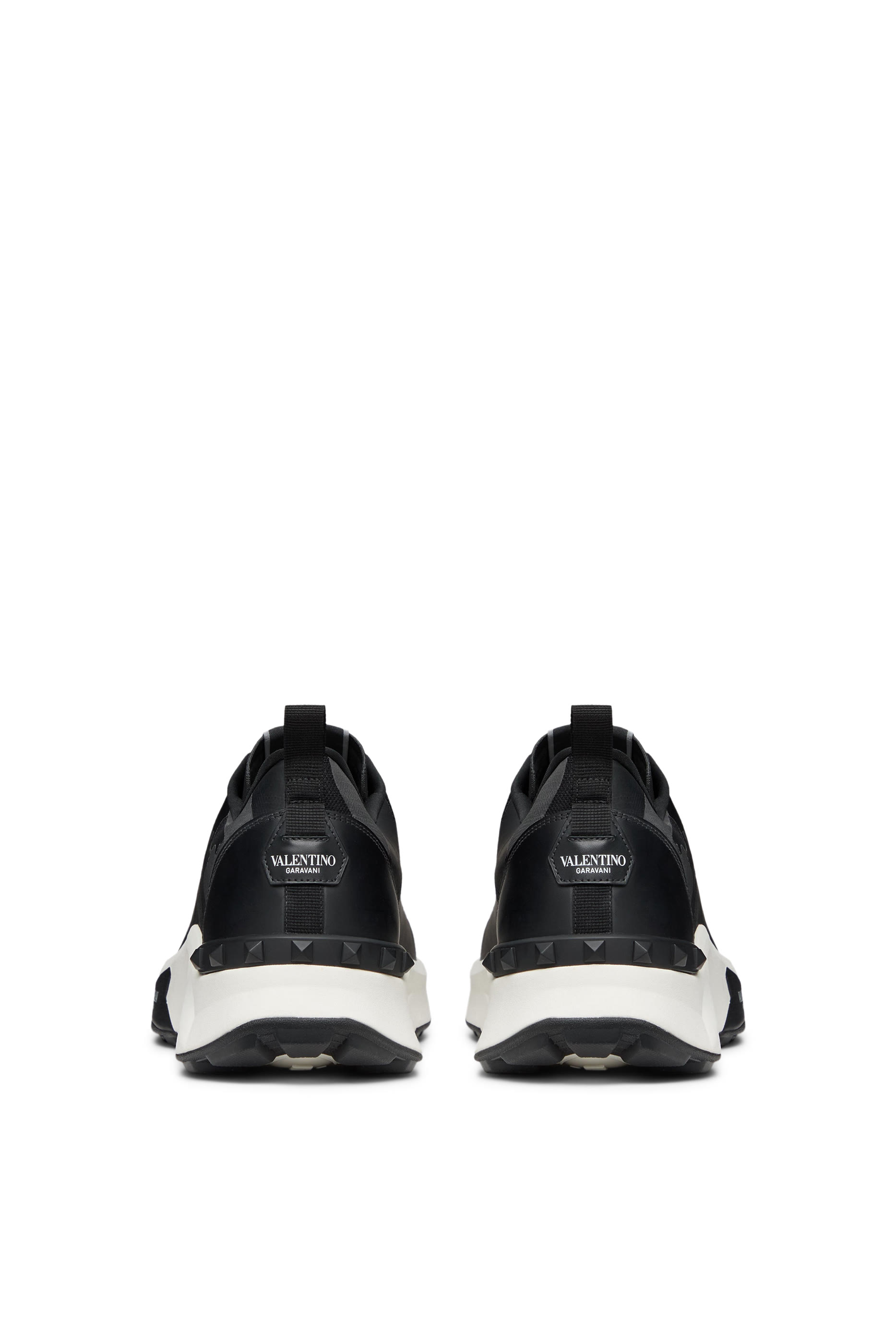 سنيكرز ترو اكت